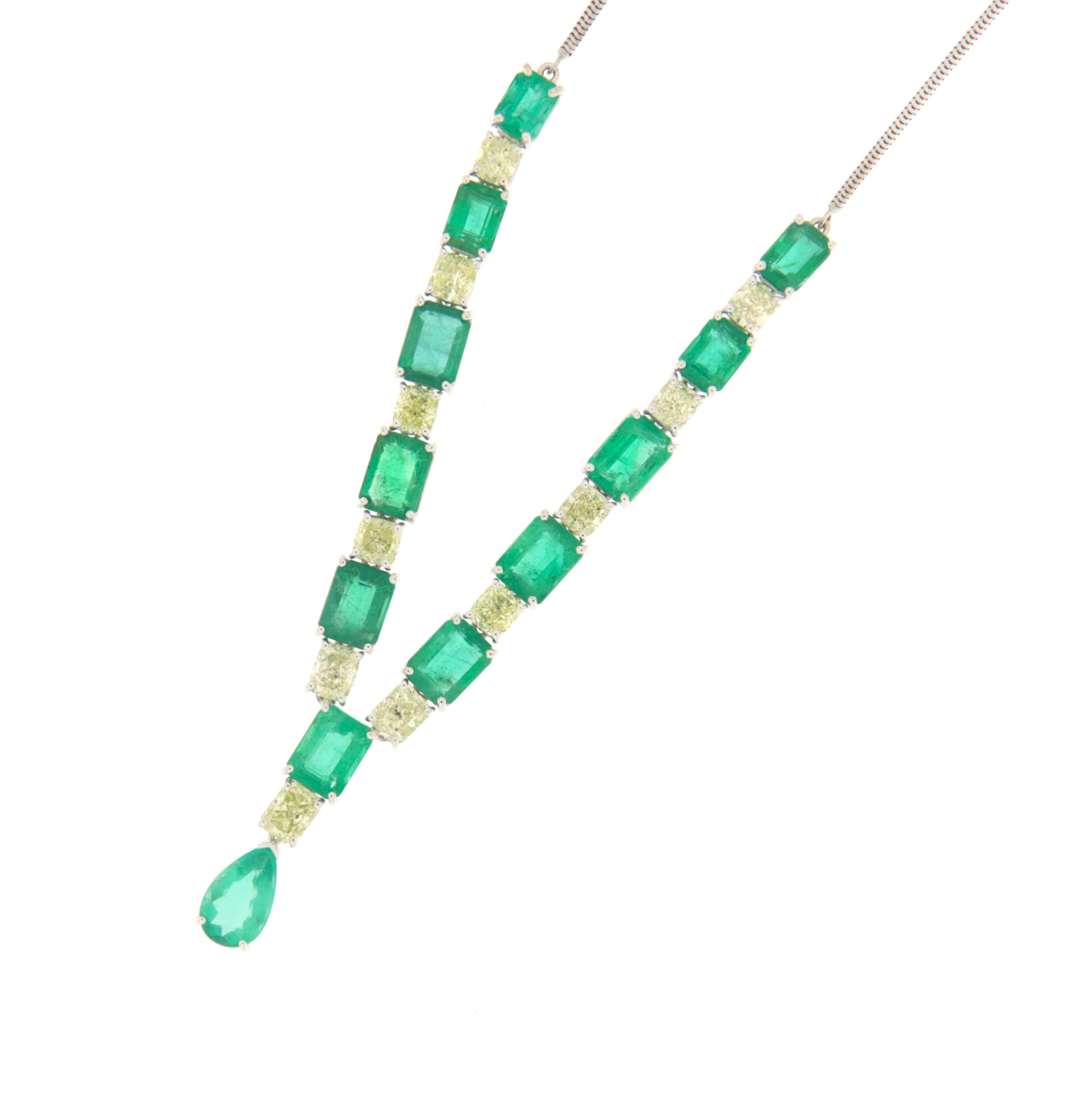 Women's Diamonds Emeralds 18 Karat White Gold Drop Earrings And Choker Necklace For Sale