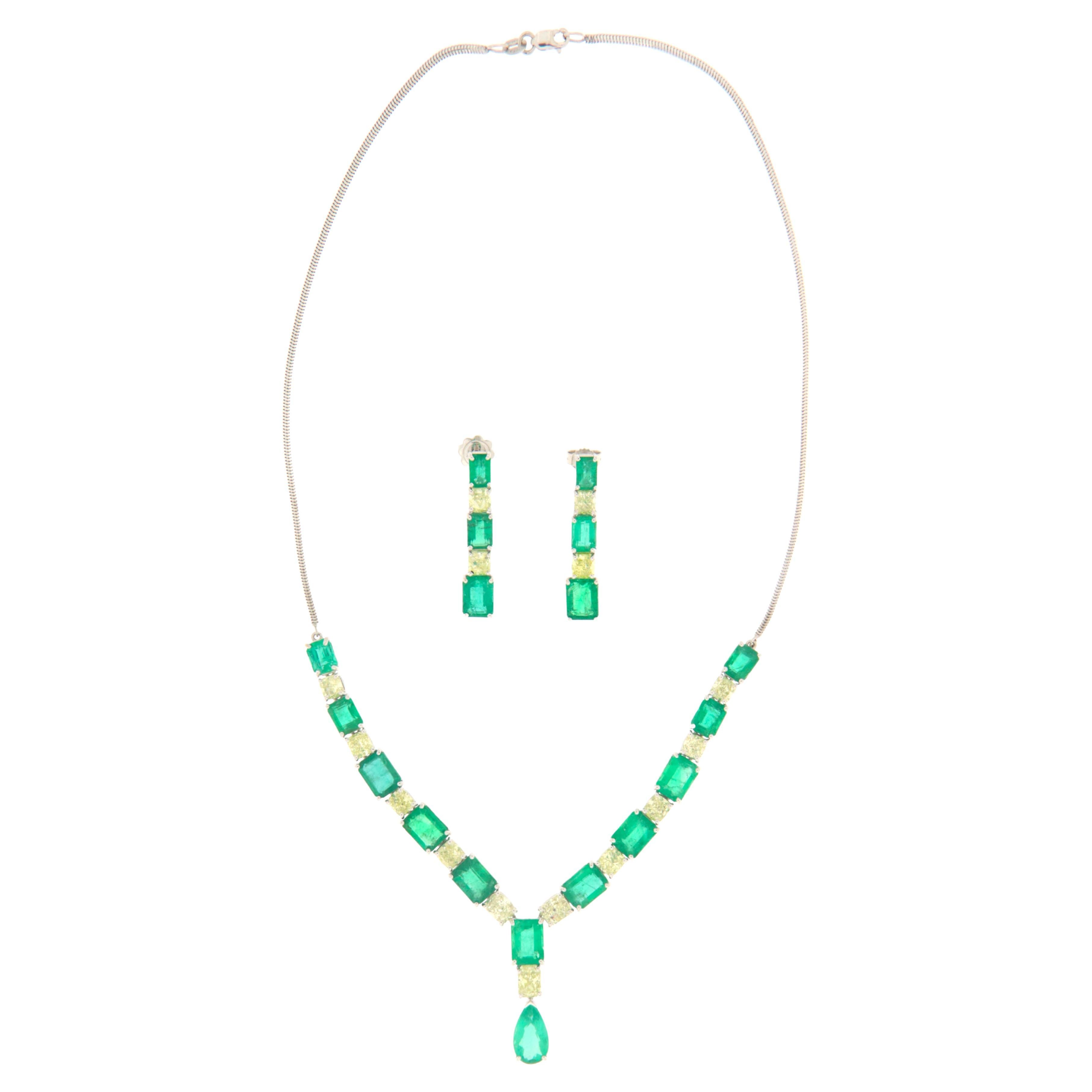 Diamonds Emeralds 18 Karat White Gold Drop Earrings And Choker Necklace