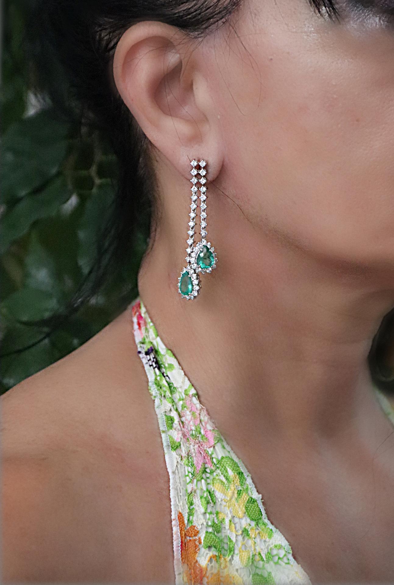 Diamonds Emeralds 18 Karat White Gold Drop Earrings For Sale 1