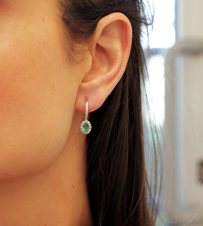 Diamonds, Emeralds, 18 Karat White Gold Modern Earrings 2
