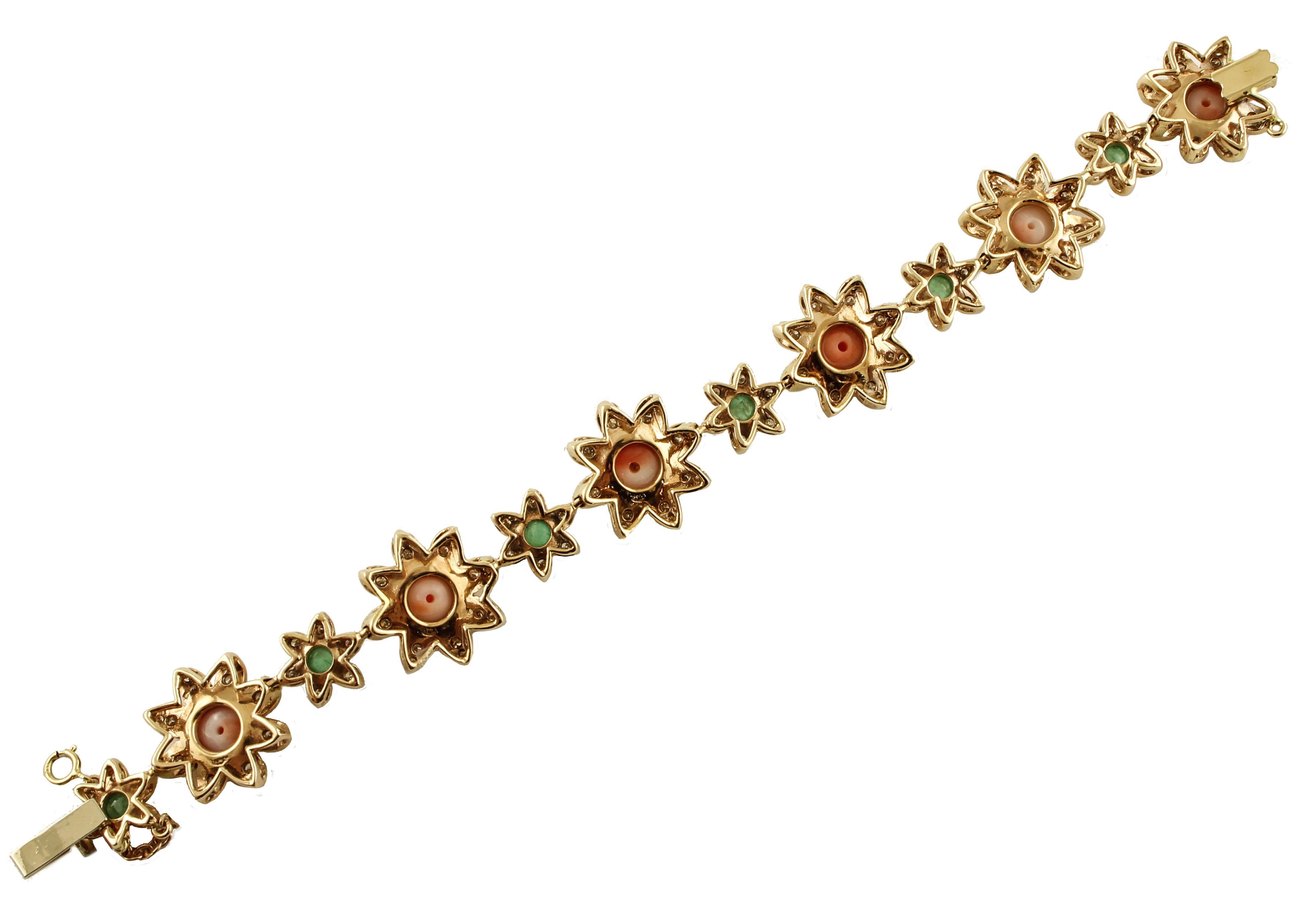 Diamonds, Emeralds, Coral, 14 Karat Rose Gold Flower Bracelet In Excellent Condition For Sale In Marcianise, Marcianise (CE)