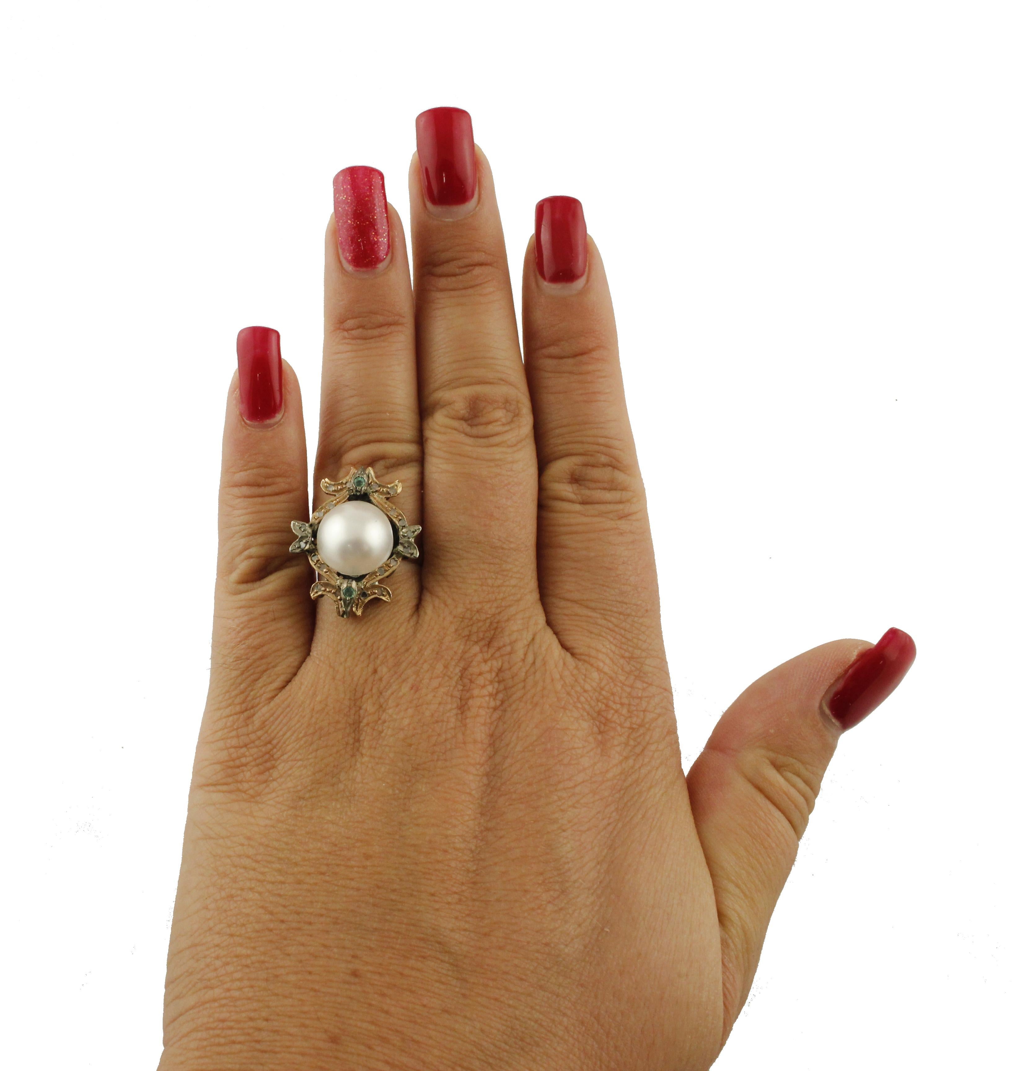 Diamonds Emeralds Pearl Rose Gold and Silver Fashion Ring In Good Condition For Sale In Marcianise, Marcianise (CE)