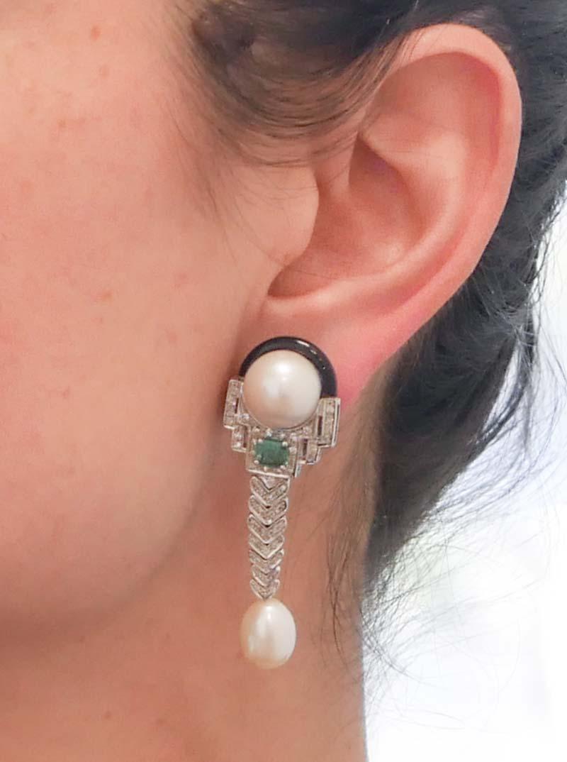 Diamonds, Emeralds, Pearls, Onyx, 14 Karat White Gold Dangle Earrings In New Condition For Sale In Marcianise, Marcianise (CE)