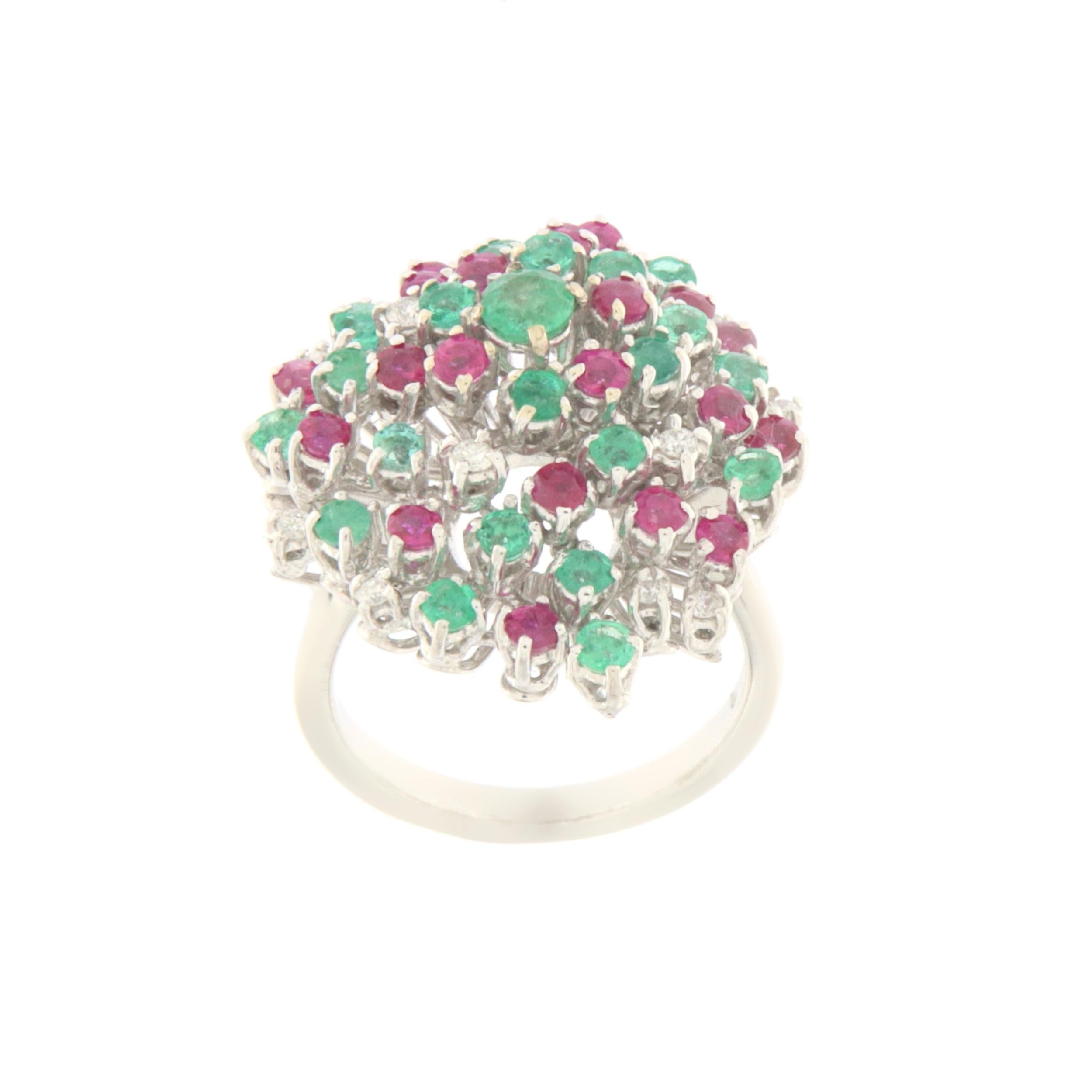 Beautiful 18 karat white gold colorful cocktail ring mounted with rubies,emeralds and diamonds.
Ring handmade by our artisans, it reflects all the quality of a classic jewellery.
The ideal choice for all nature and color enthusiasts. A perfect gift