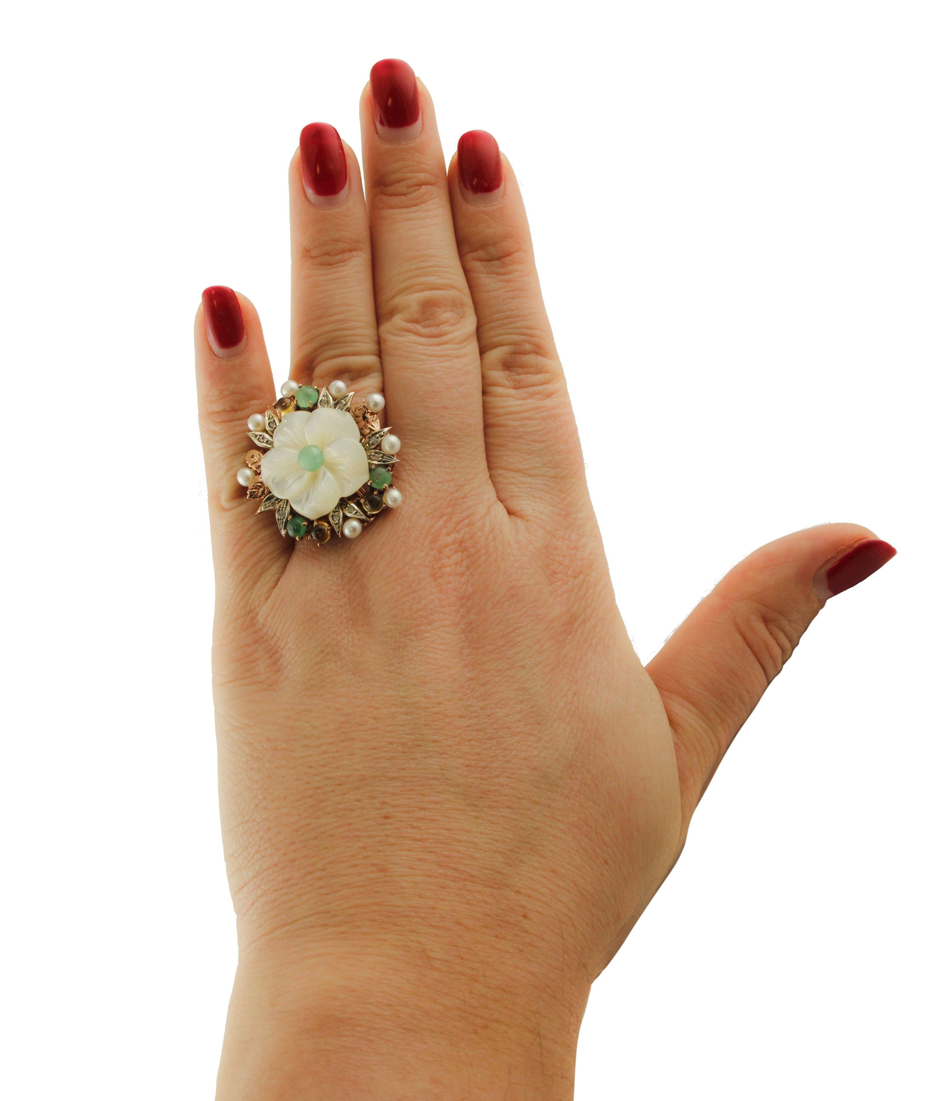 Diamonds Emeralds Sapphires Pearls Mother-of-Pearl Rose Gold and Silver Ring In Good Condition In Marcianise, Marcianise (CE)