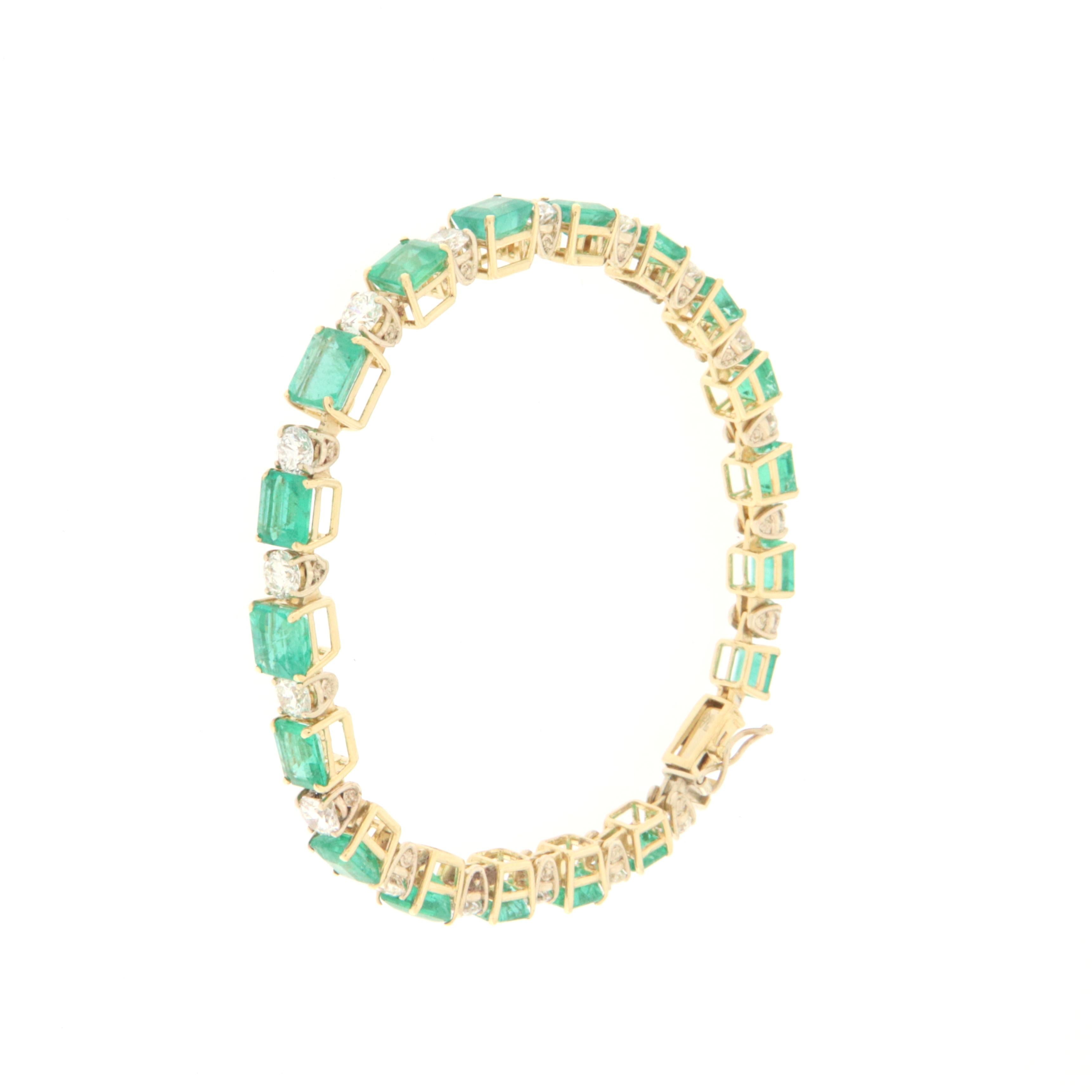 Bracelet tennis en or jaune 18 carats avec diamants et émeraudes Neuf - En vente à Marcianise, IT