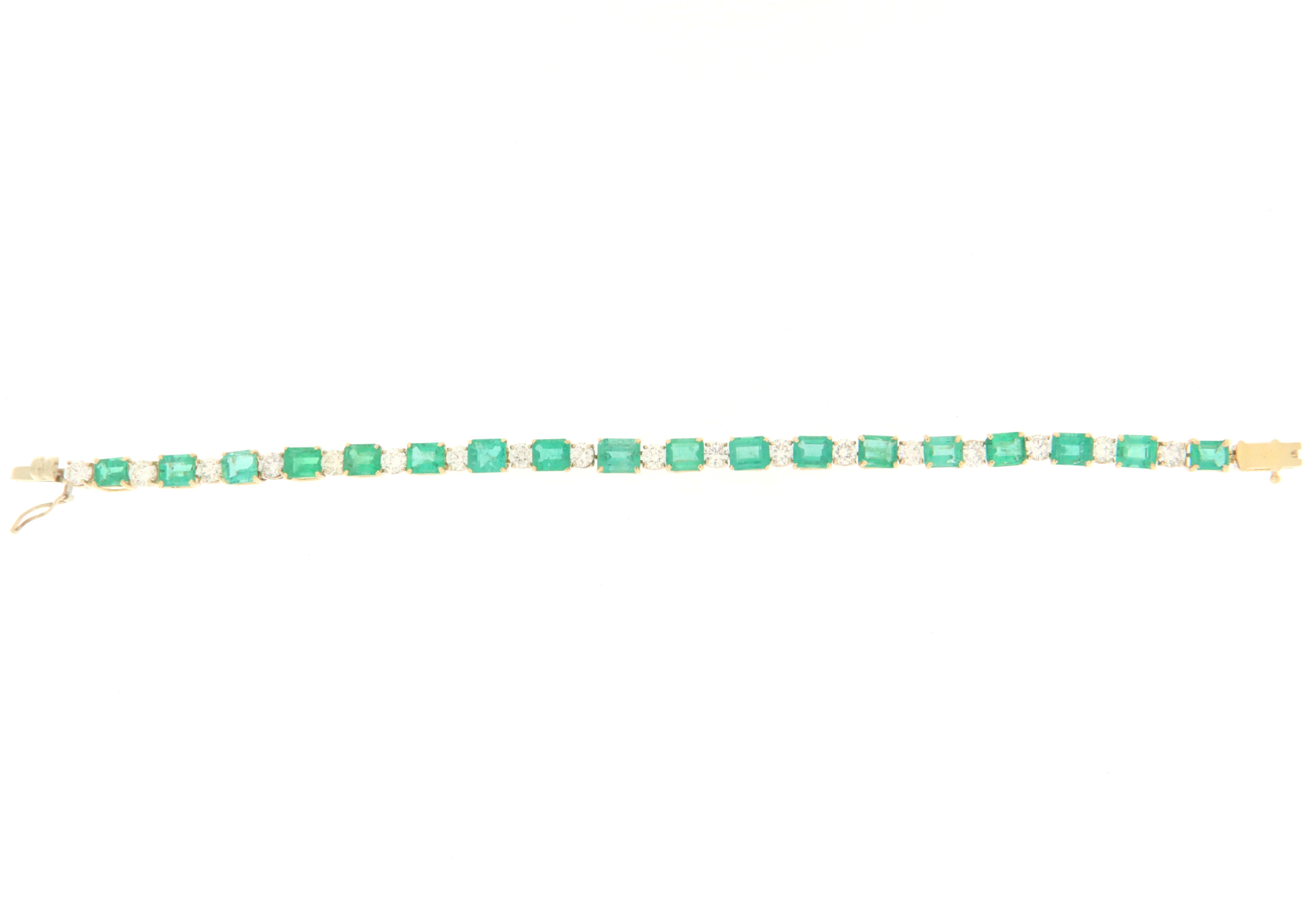 Diamonds Emeralds Yellow Gold 18 Karat Tennis Bracelet For Sale 1