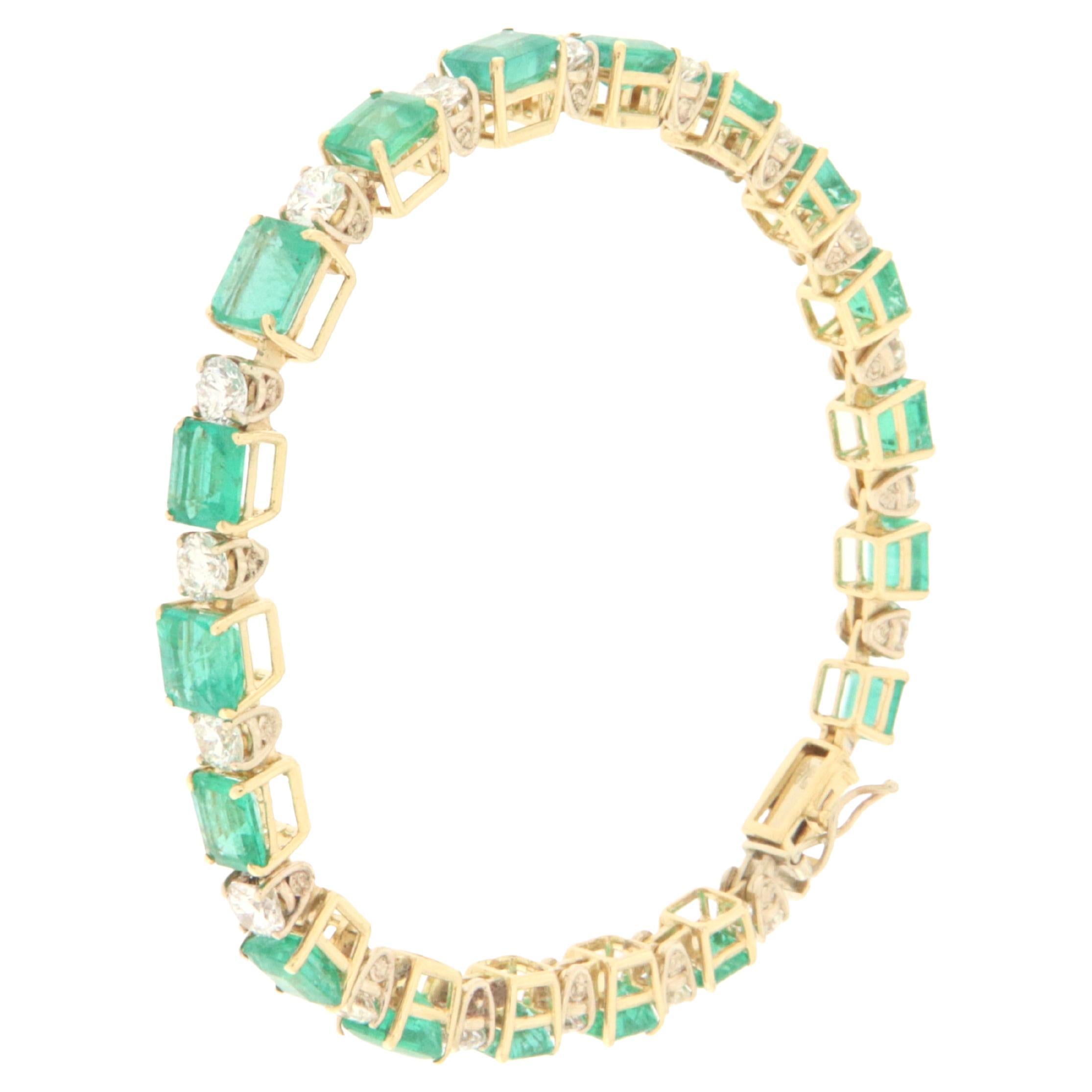 Diamonds Emeralds Yellow Gold 18 Karat Tennis Bracelet For Sale