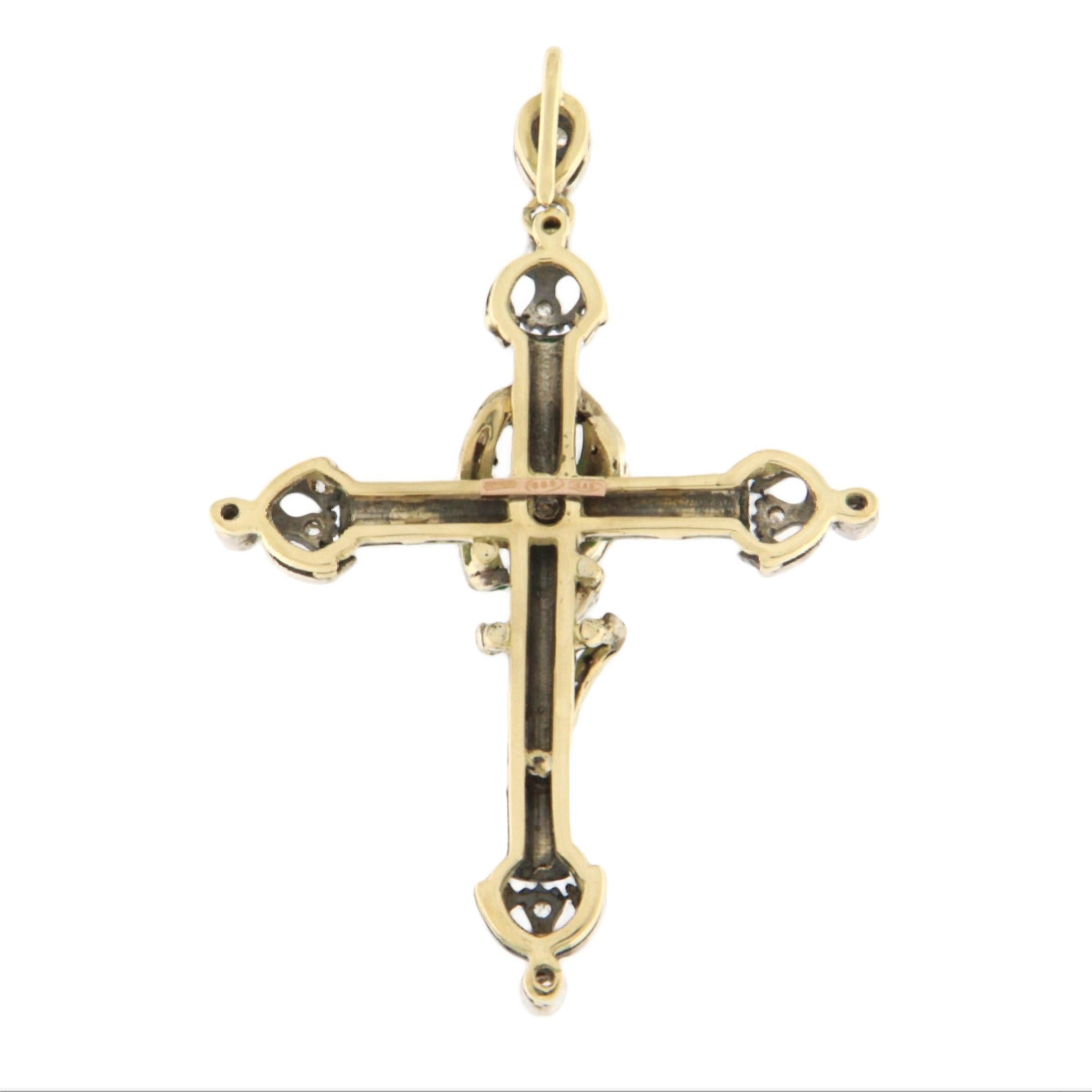 Taille rose Collier croix en or jaune 14 carats avec diamants et émail en vente