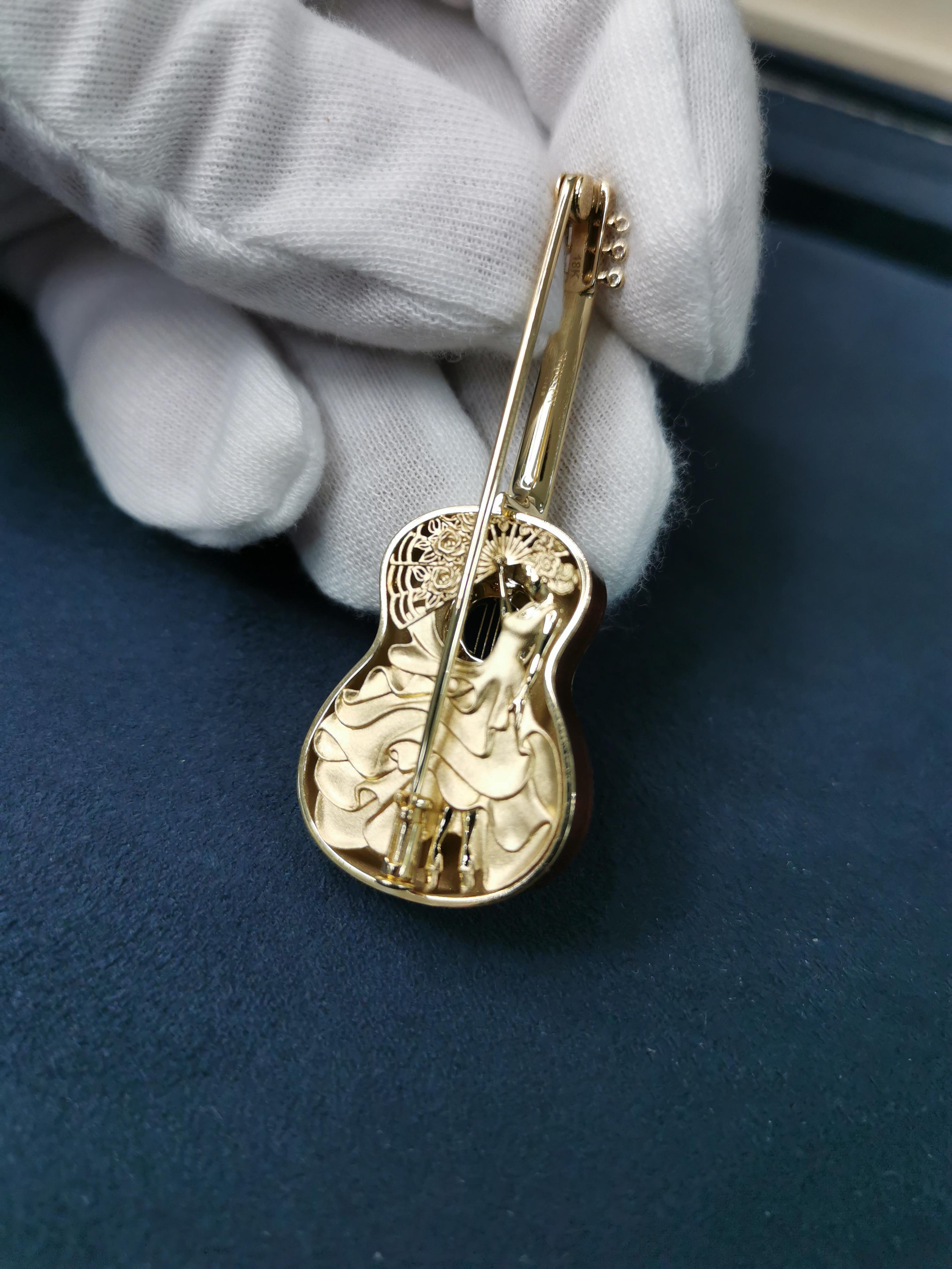 Women's or Men's Diamonds Enamel 18 Karat Yellow Gold Guitar Brooch For Sale