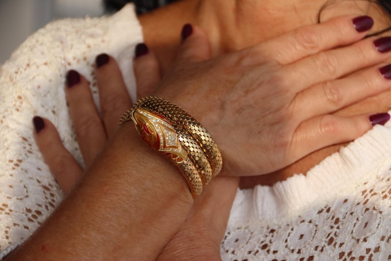 Diamonds Enamel 18 Karat Yellow Gold Snake Bangle Bracelet For Sale 4