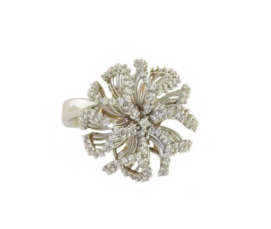 Contemporary Diamonds, 18 kt White Gold Flower Ring For Sale