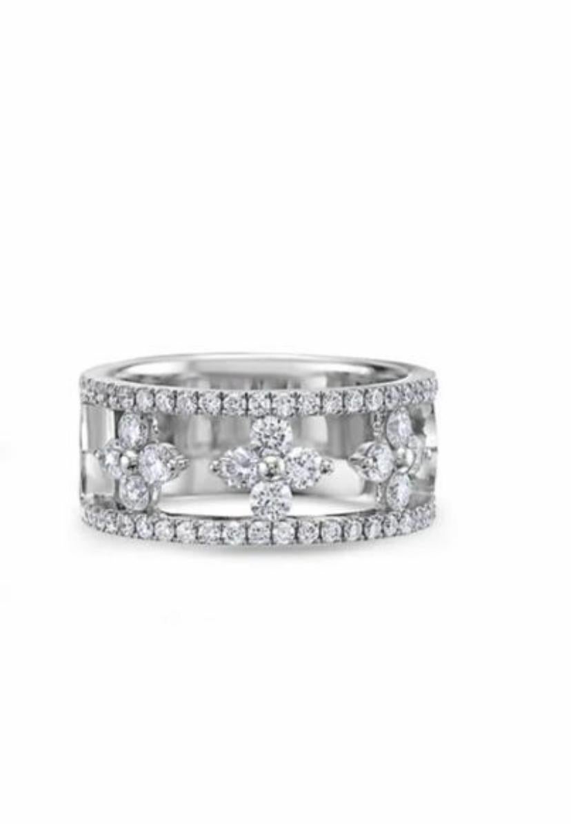 Women's Diamonds Flower Fashion 18K Gold Ring For Sale