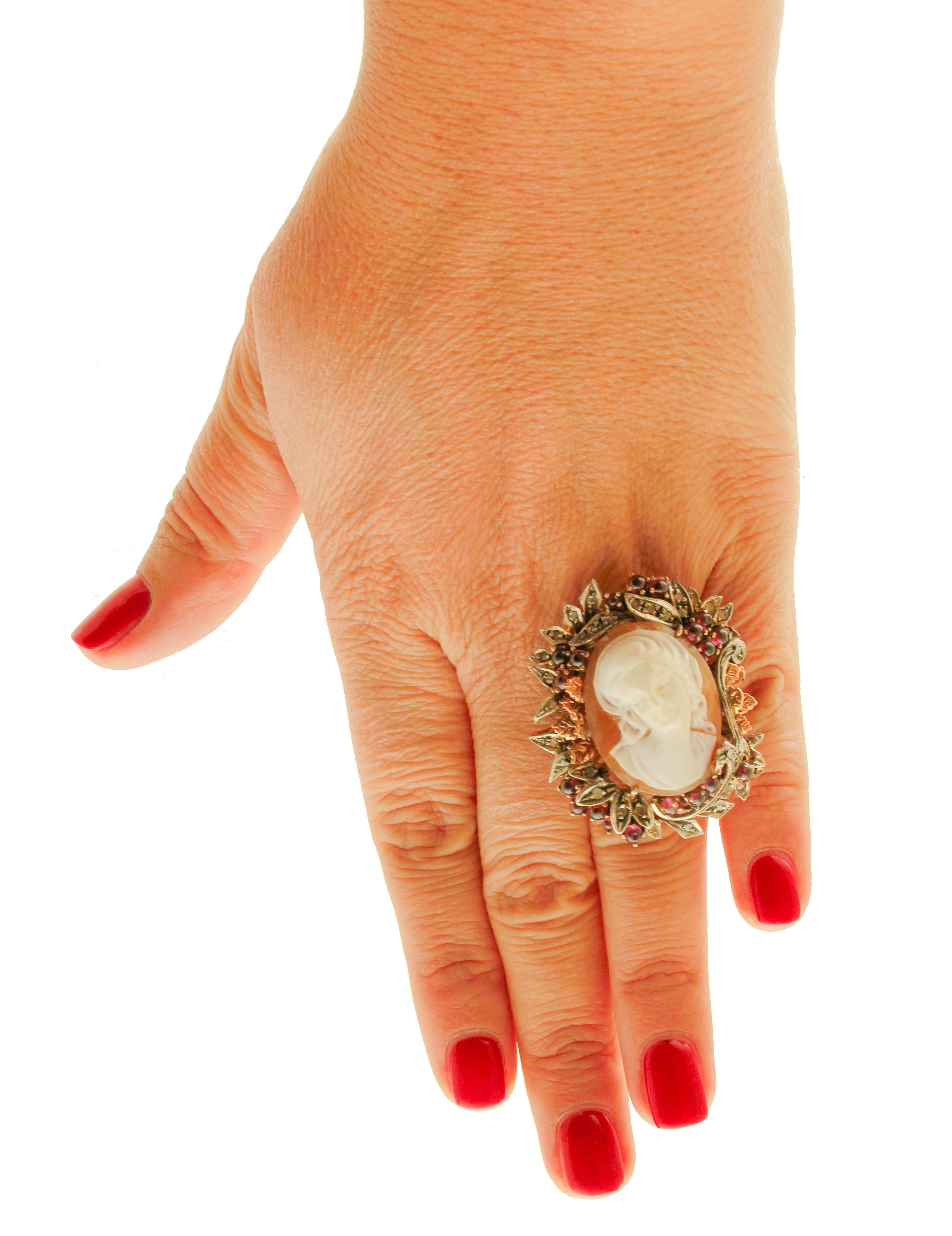 Diamonds, Garnets, Cameo, 9 Karat Rose Gold and Silver Retrò Cocktail Ring In Good Condition For Sale In Marcianise, Marcianise (CE)