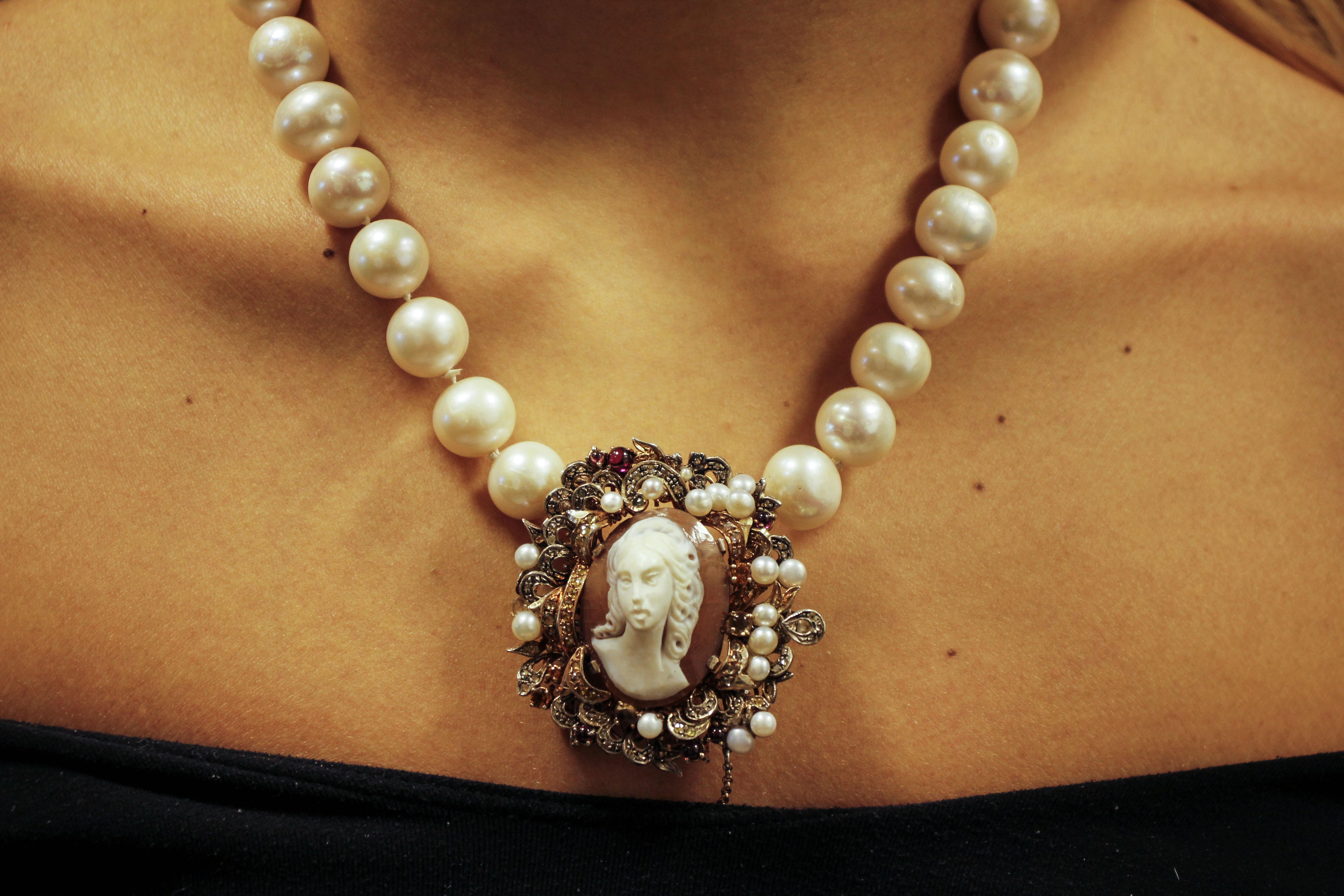 Diamonds, Garnets, Topazes, Cameo, Australian Pearls Beaded Retro Necklace For Sale 2