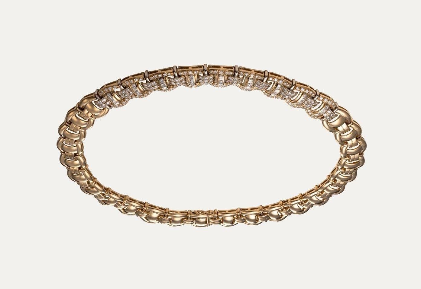 Contemporaneo Girocollo in oro contemporaneo con diamanti in vendita
