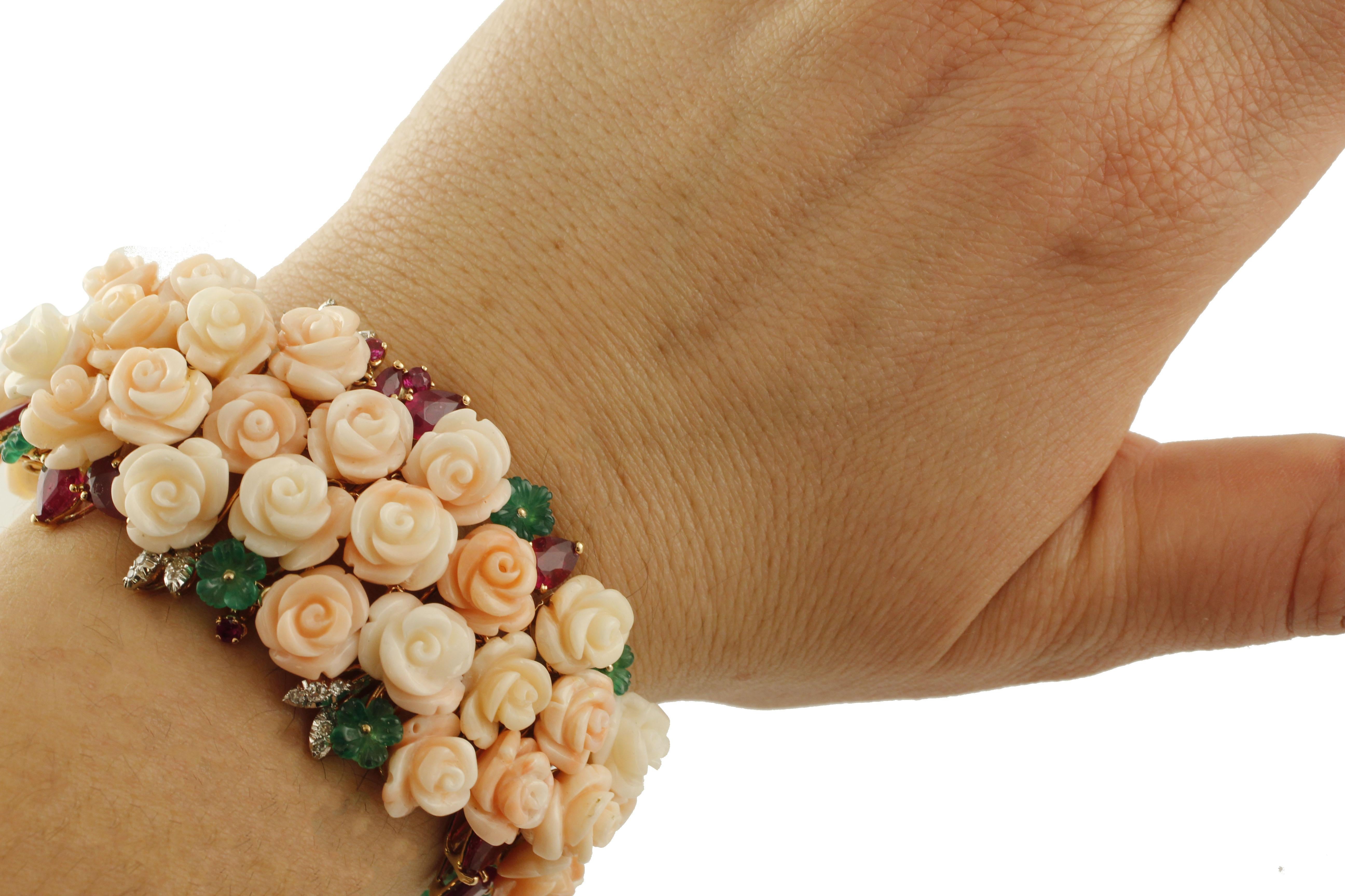 Diamonds, Green Agate, Rubies, Pink Coral Roses, Rose and White Gold Bracelet In Excellent Condition In Marcianise, Marcianise (CE)