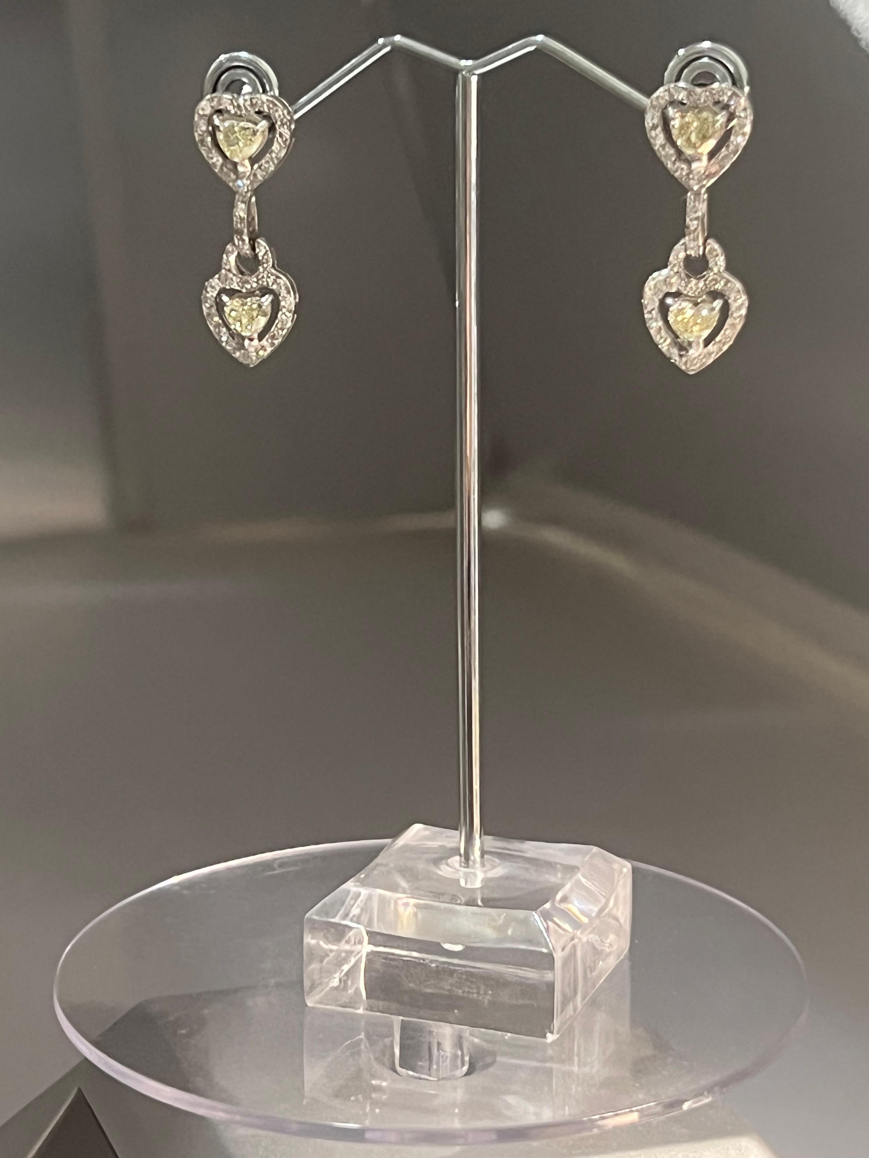 Diamonds Heart 18 Karat White Gold Drop Earrings For Sale 3