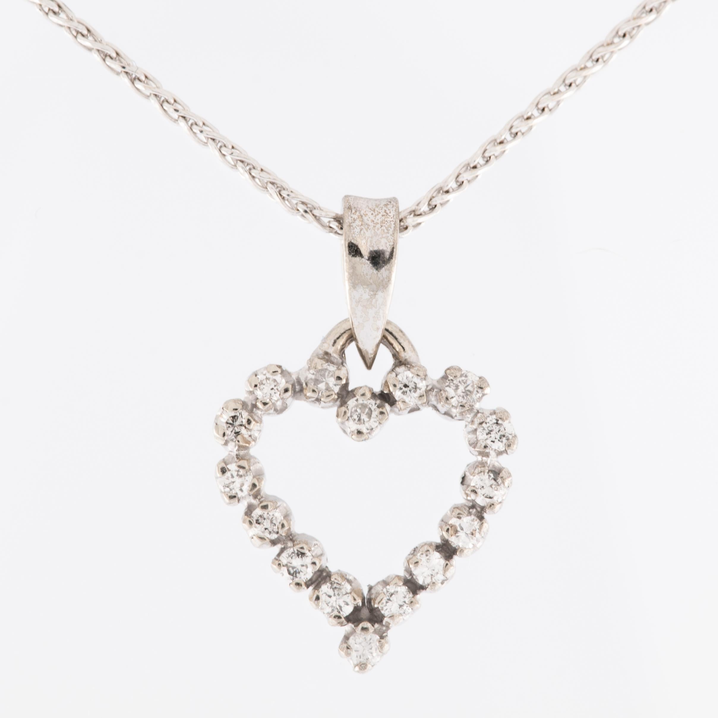 Brilliant Cut Diamonds Heart Pendant 18 karat White Gold For Sale