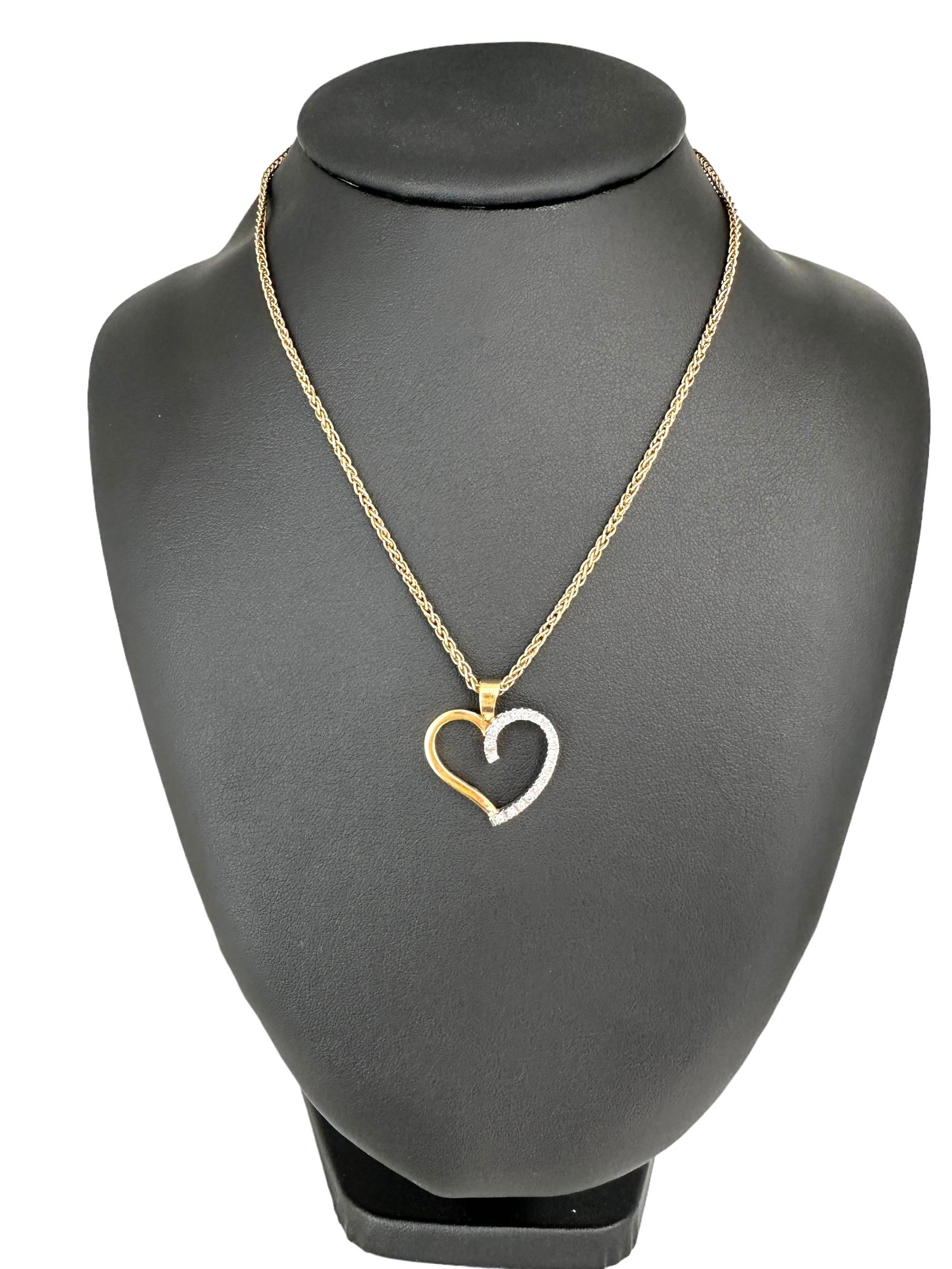 Contemporain Pendentif cœur en or jaune et blanc en vente