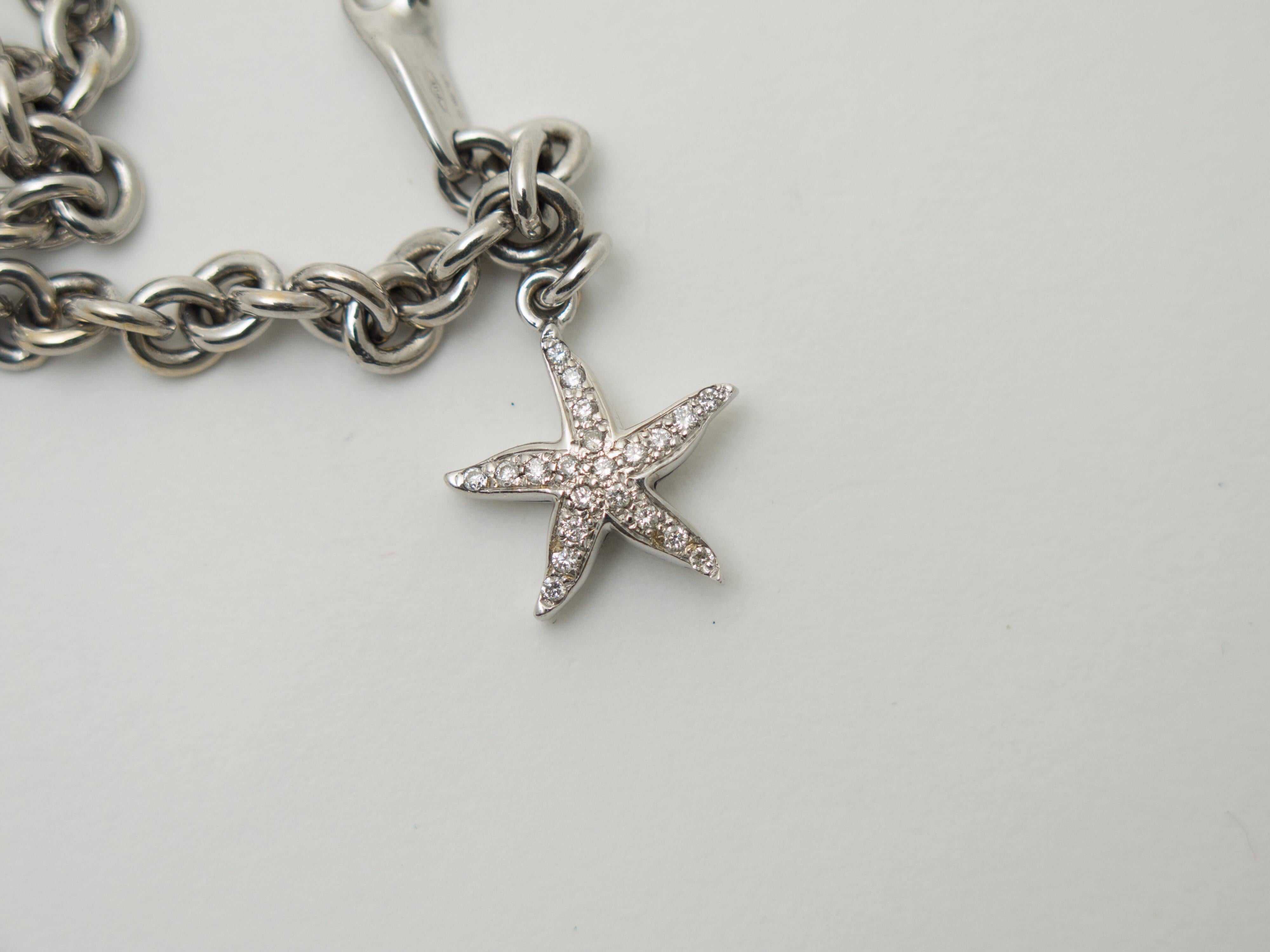 Bracelet à breloques à thème maritime en or blanc incrusté de diamants en vente 5