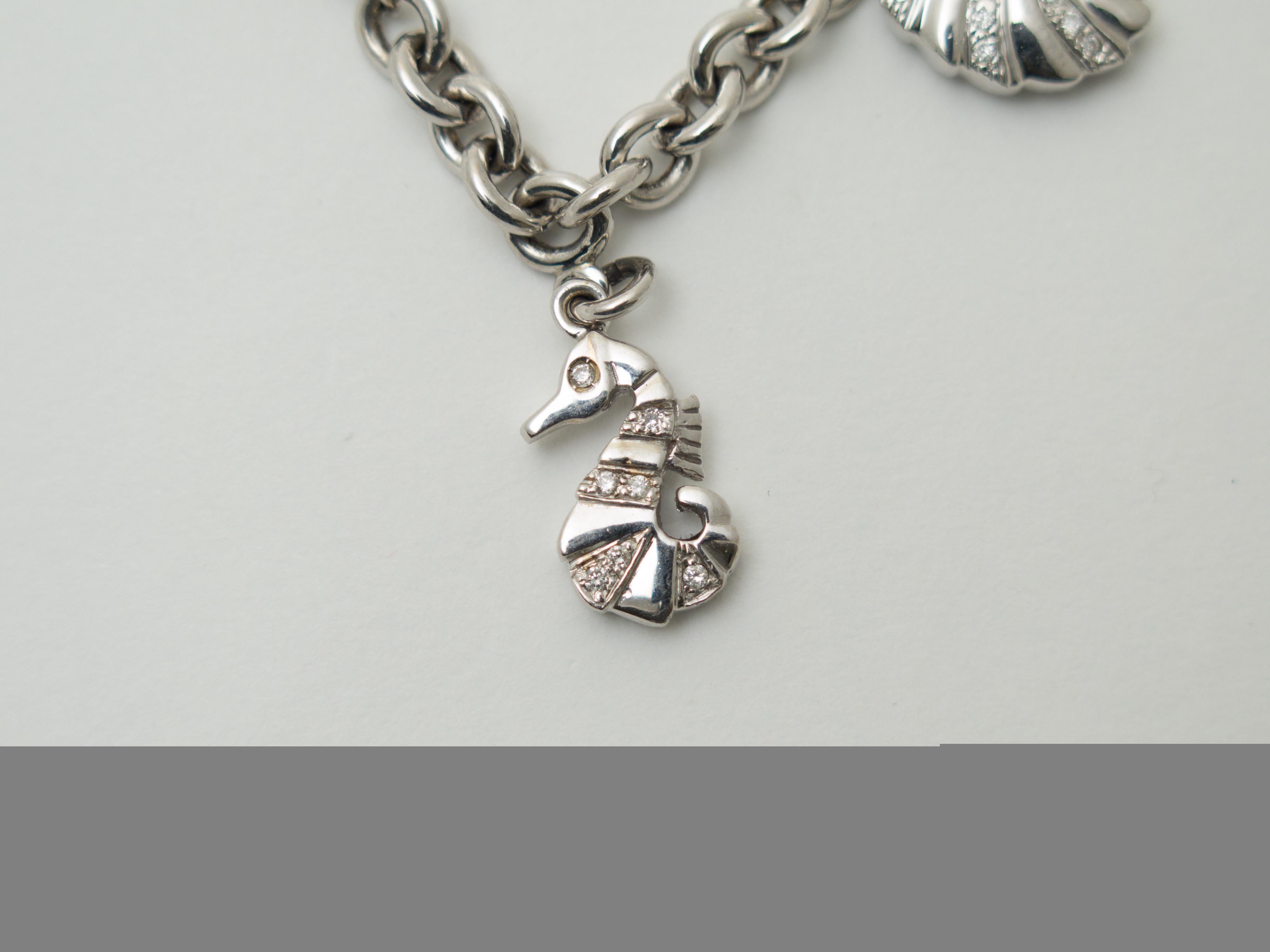 Contemporain Bracelet à breloques à thème maritime en or blanc incrusté de diamants en vente