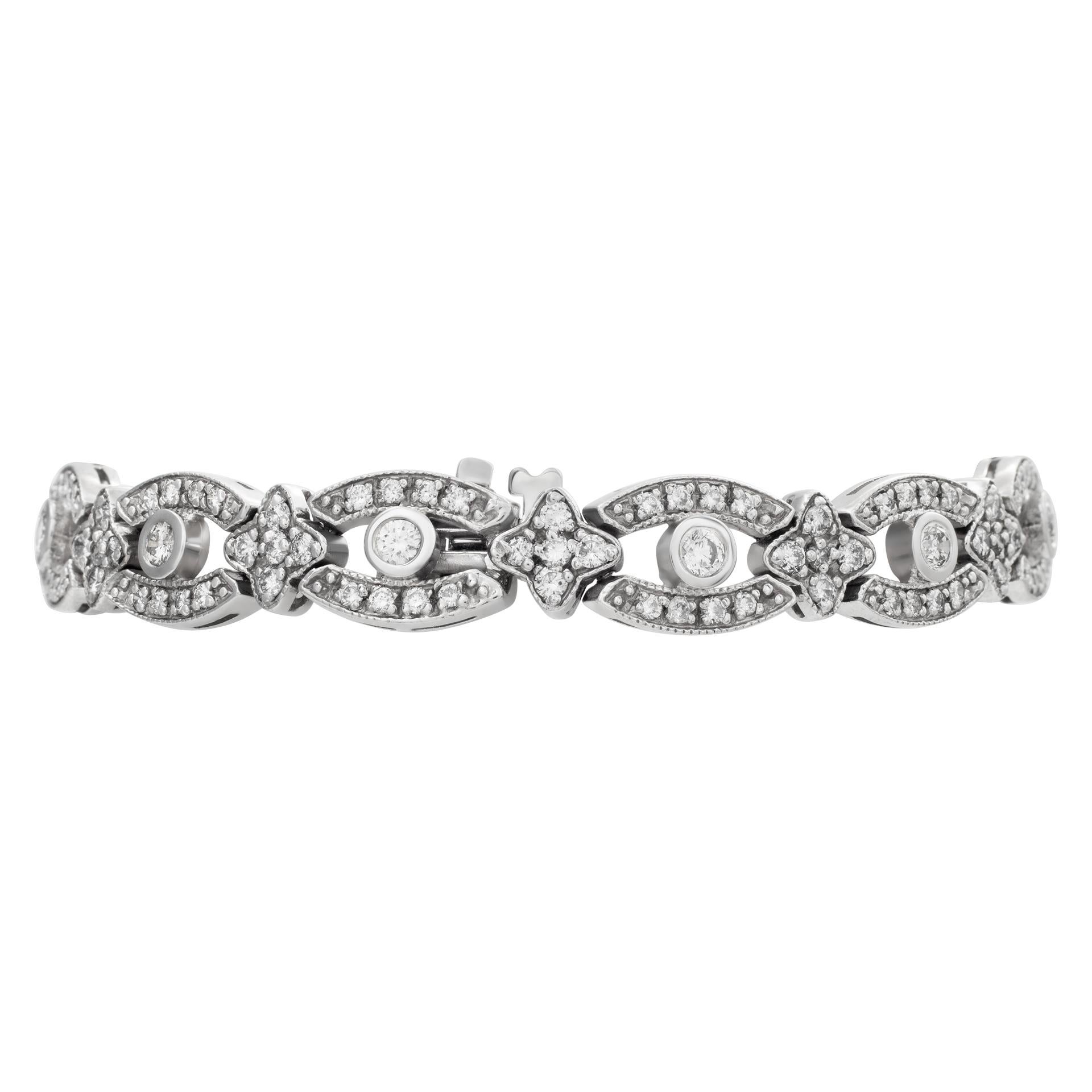 Diamonds Line Bracelet Set in 14K White Gold, Round Brilliant Cut Diamonds In Excellent Condition For Sale In Surfside, FL