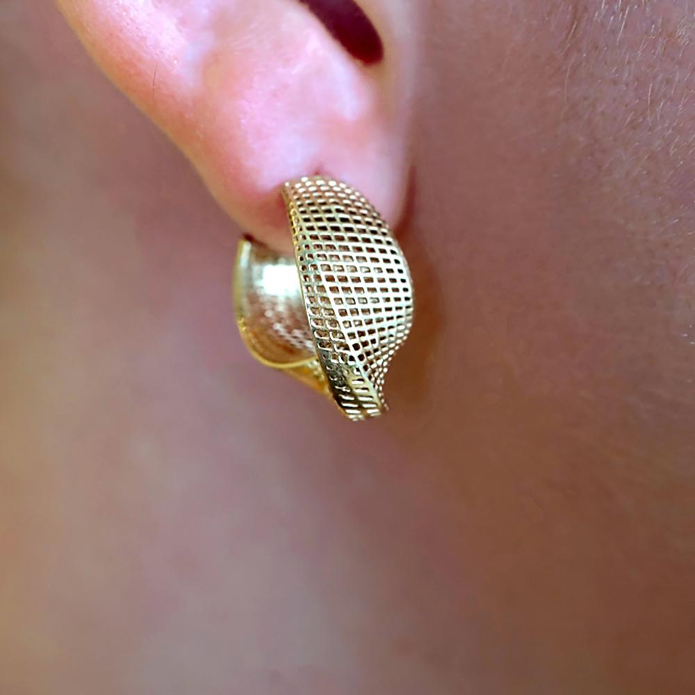 18 Karat Yellow Gold Diamonds Line- Statement Hoop Earrings, Small Mobius,  For Sale 1