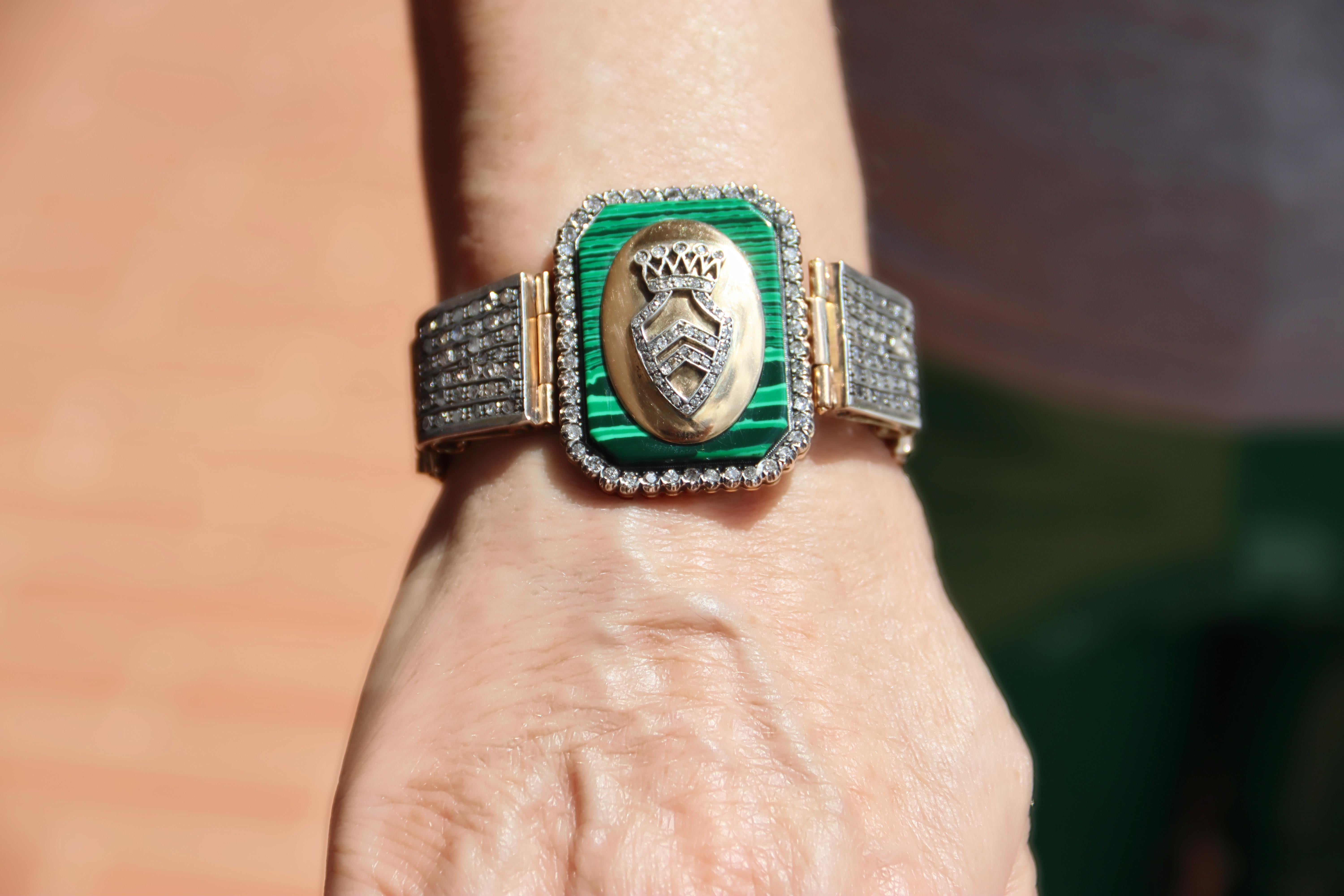 Bracelet manchette en or jaune 14 carats avec diamants et malachite en vente 1