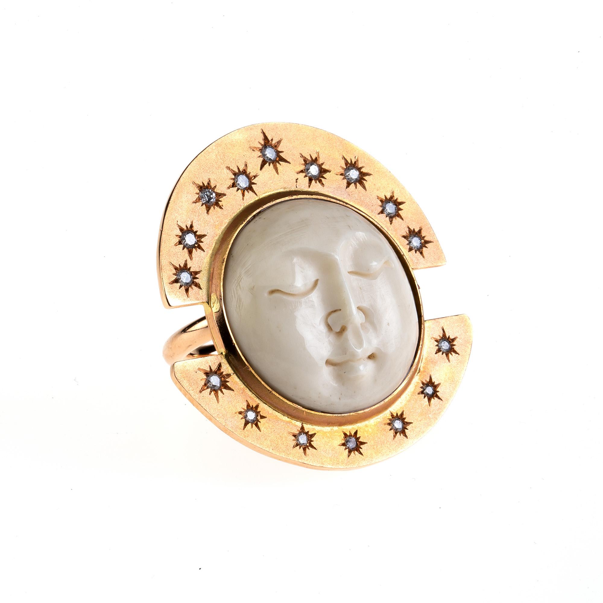 Moon stars ring 18 k rose gold gr 20,70 size 14 eu.
All Giulia Colussi jewelry is new and has never been previously owned or worn. Each item will arrive at your door beautifully gift wrapped in our boxes, put inside an elegant pouch or jewel box.
