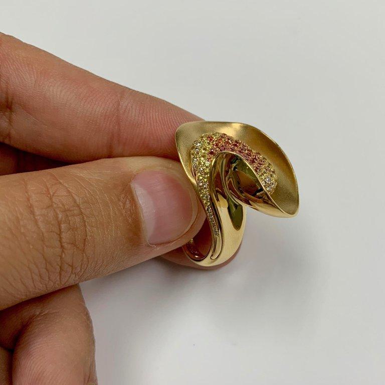 Diamonds Multi-Color Sapphires 18 Karat Yellow Gold Ring In New Condition For Sale In Bangkok, TH