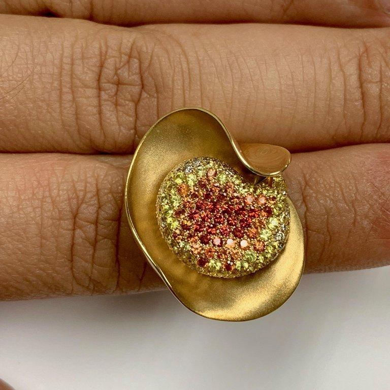 Diamanten Multi-Color Saphire 18 Karat Gelbgold Ring im Angebot 2