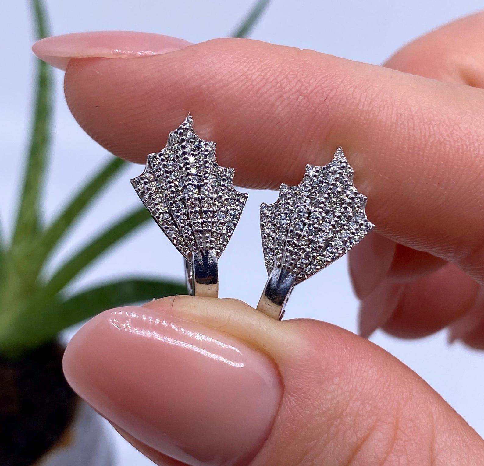 Brilliant Cut Diamonds natural Beautiful Earrings, 18 Karat White Gold, Certified For Sale
