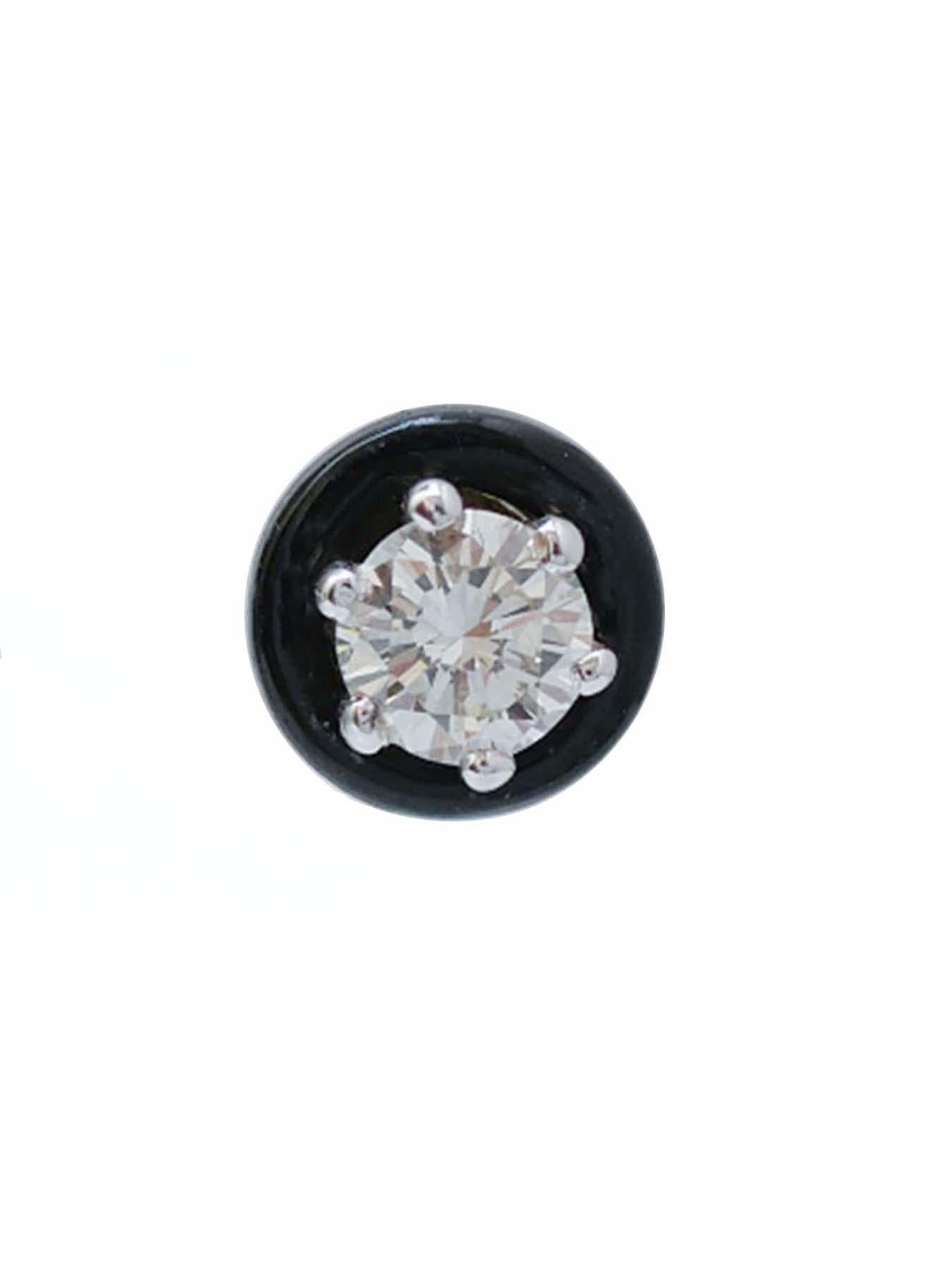 Sorprendentes pendientes de oro blanco de 14 kt montados con un diamante rodeado de un ónice.
Estos pendientes fueron hechos totalmente a mano por maestros orfebres italianos y están en perfectas condiciones
Diamantes 0.99 ct
Ónice 0.30 gr
Peso