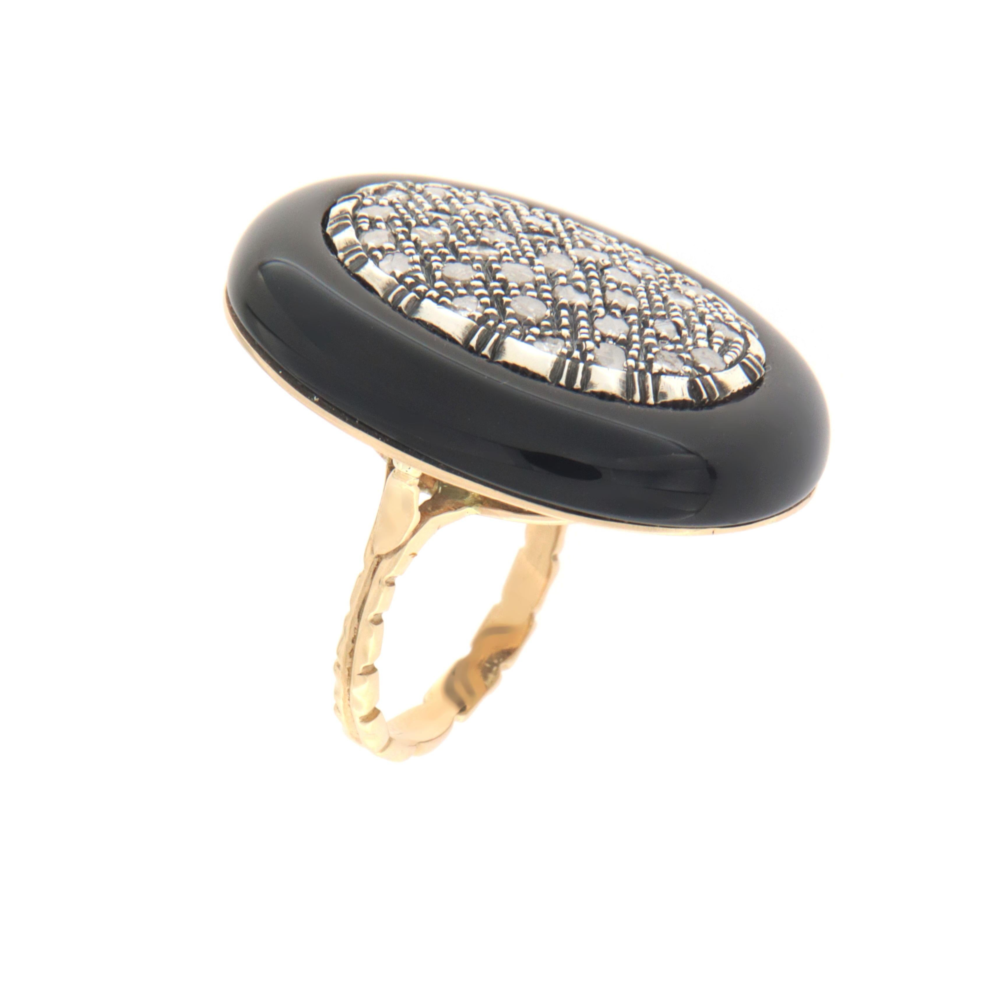 Diamonds Onyx 14 Karat Yellow Gold Cocktail Ring In New Condition For Sale In Marcianise, IT