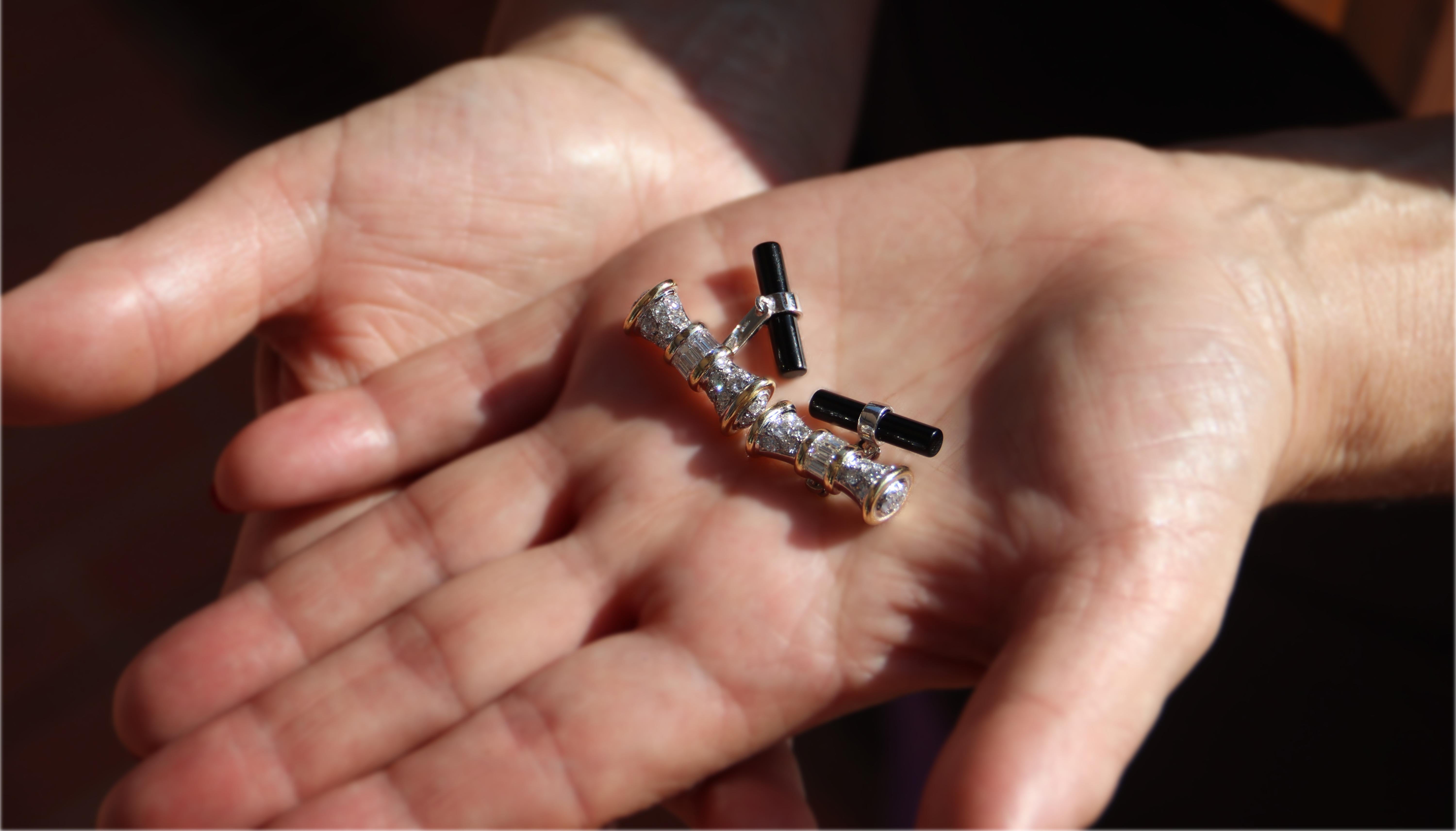 Gemelli con diamanti e onice in oro bianco e giallo 18 carati in vendita 2