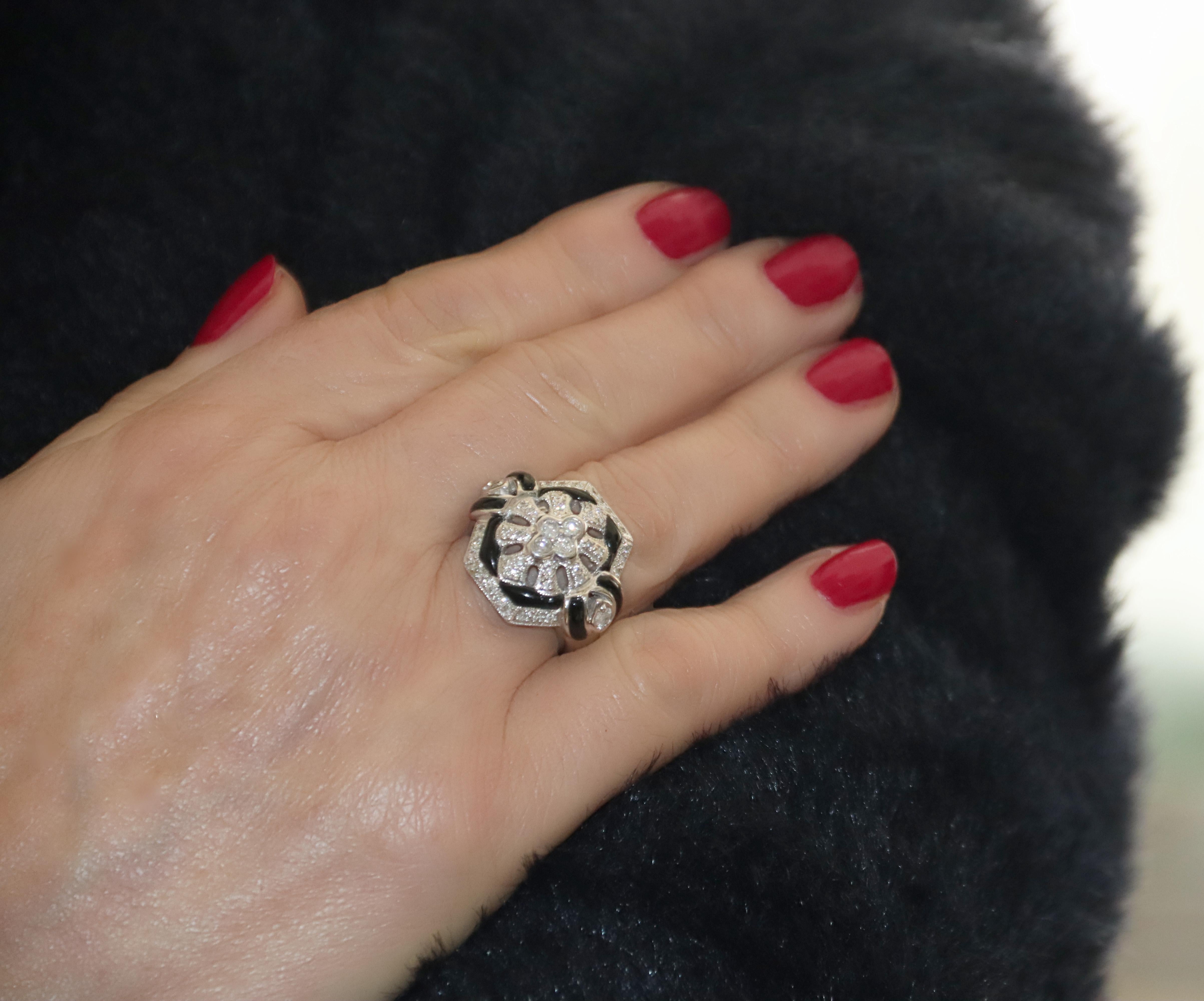 Diamonds Onyx 18 Karat White Gold Cocktail Rings For Sale 2