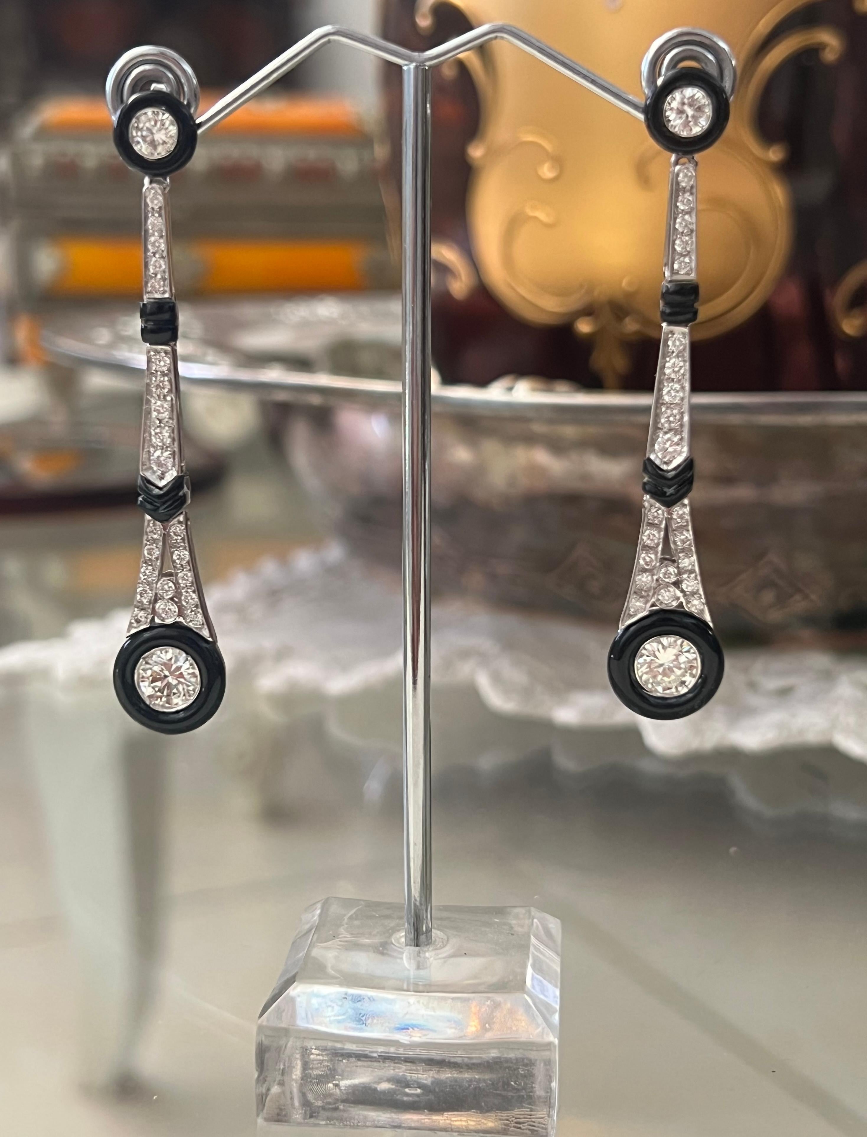 Diamonds Onyx 18 Karat White Gold Drop Earrings For Sale 2