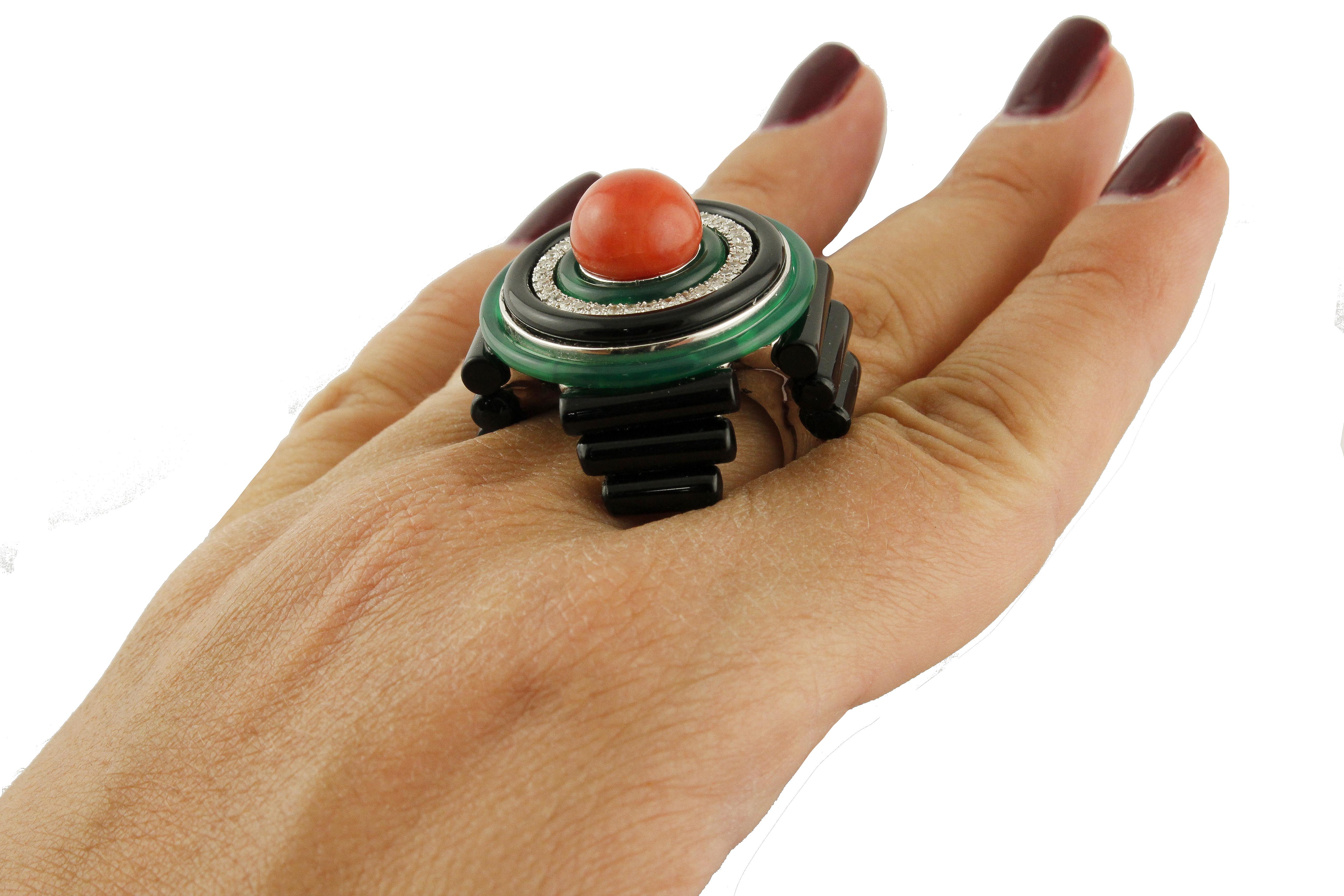 Diamonds Onyx Green Agate Coral White Gold Fashion Ring In Good Condition For Sale In Marcianise, Marcianise (CE)