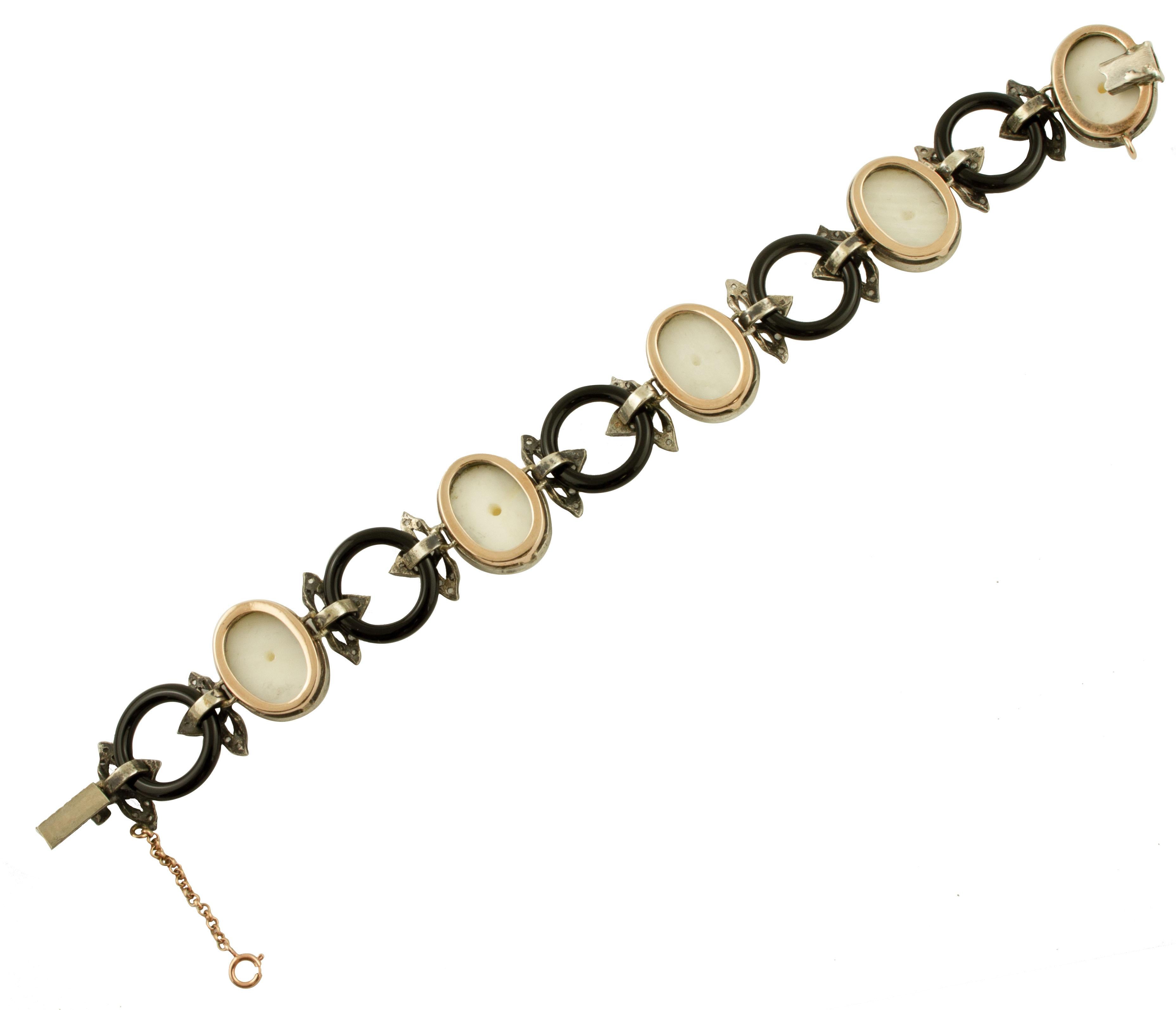 Diamonds, Onyx Rings, White Pearls 9 Karat Rose Gold and Silver Link Bracelet In Good Condition For Sale In Marcianise, Marcianise (CE)