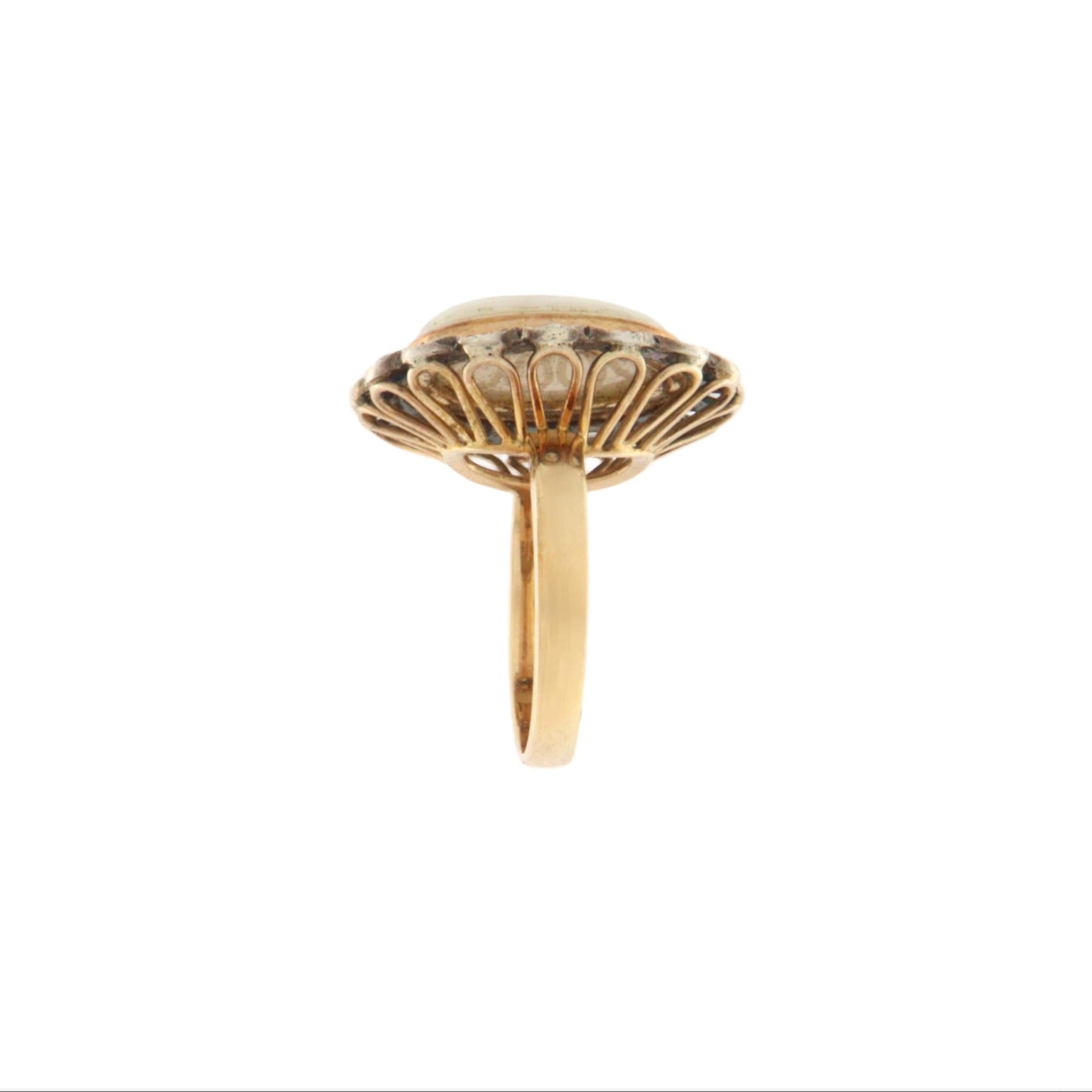 Taille rose Bague cocktail en or jaune 14 carats avec diamants et opale en vente