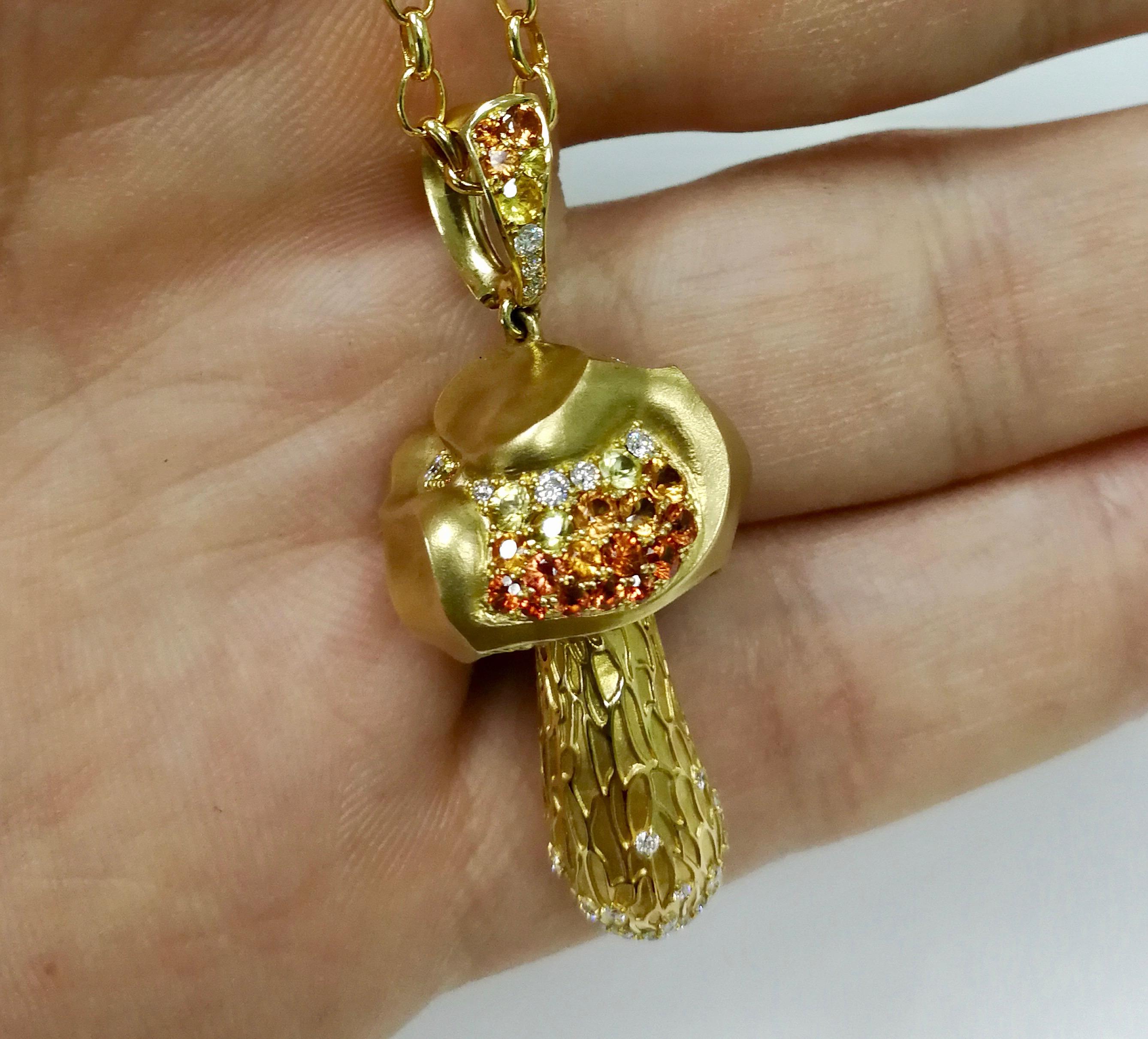 Pendentif champignon en or jaune 18 carats avec diamants et saphirs orange et jaune en vente 3