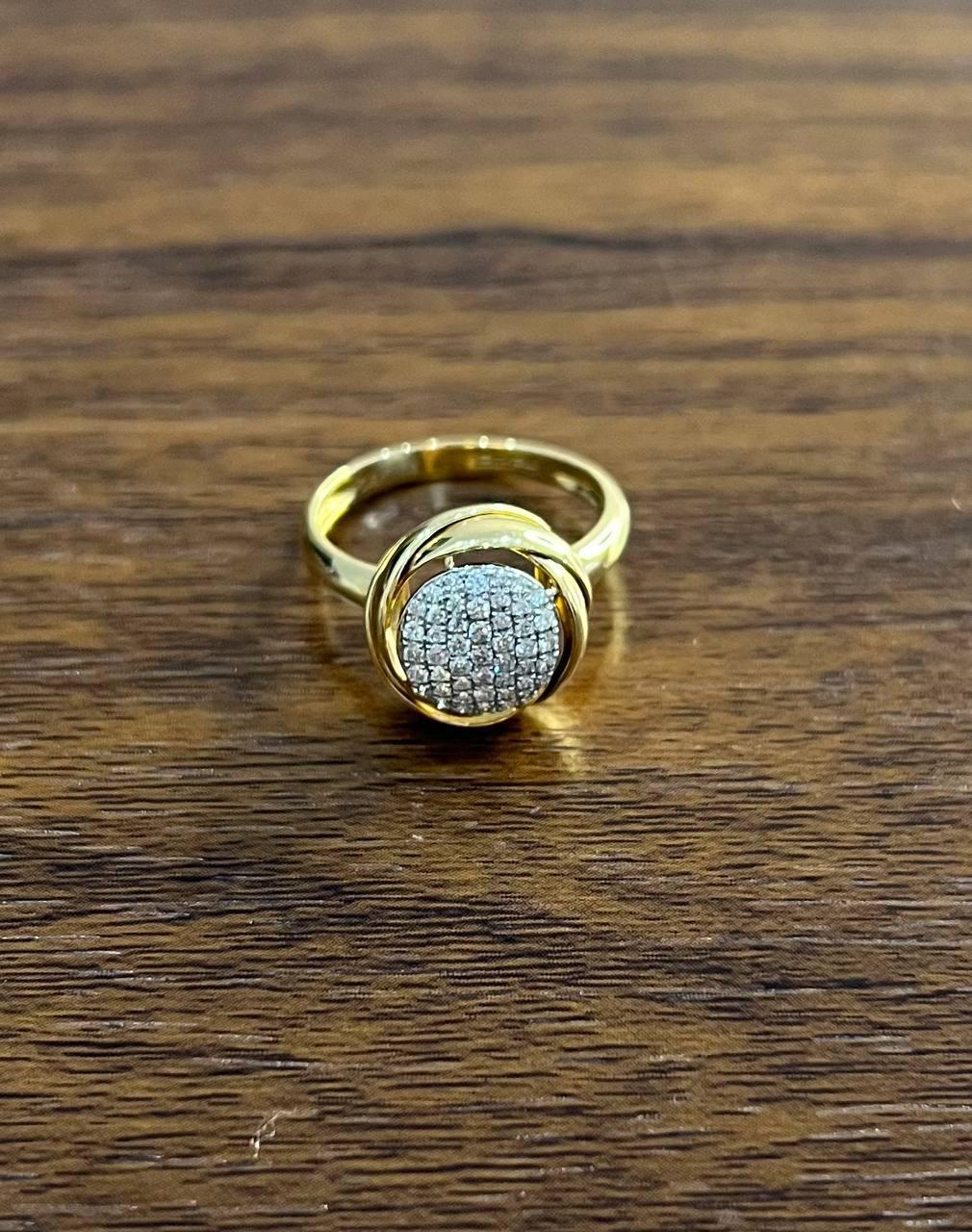 Women's Diamonds Pave Circle Rose Flower Layers 14K Yellow Gold Statement Ring For Sale