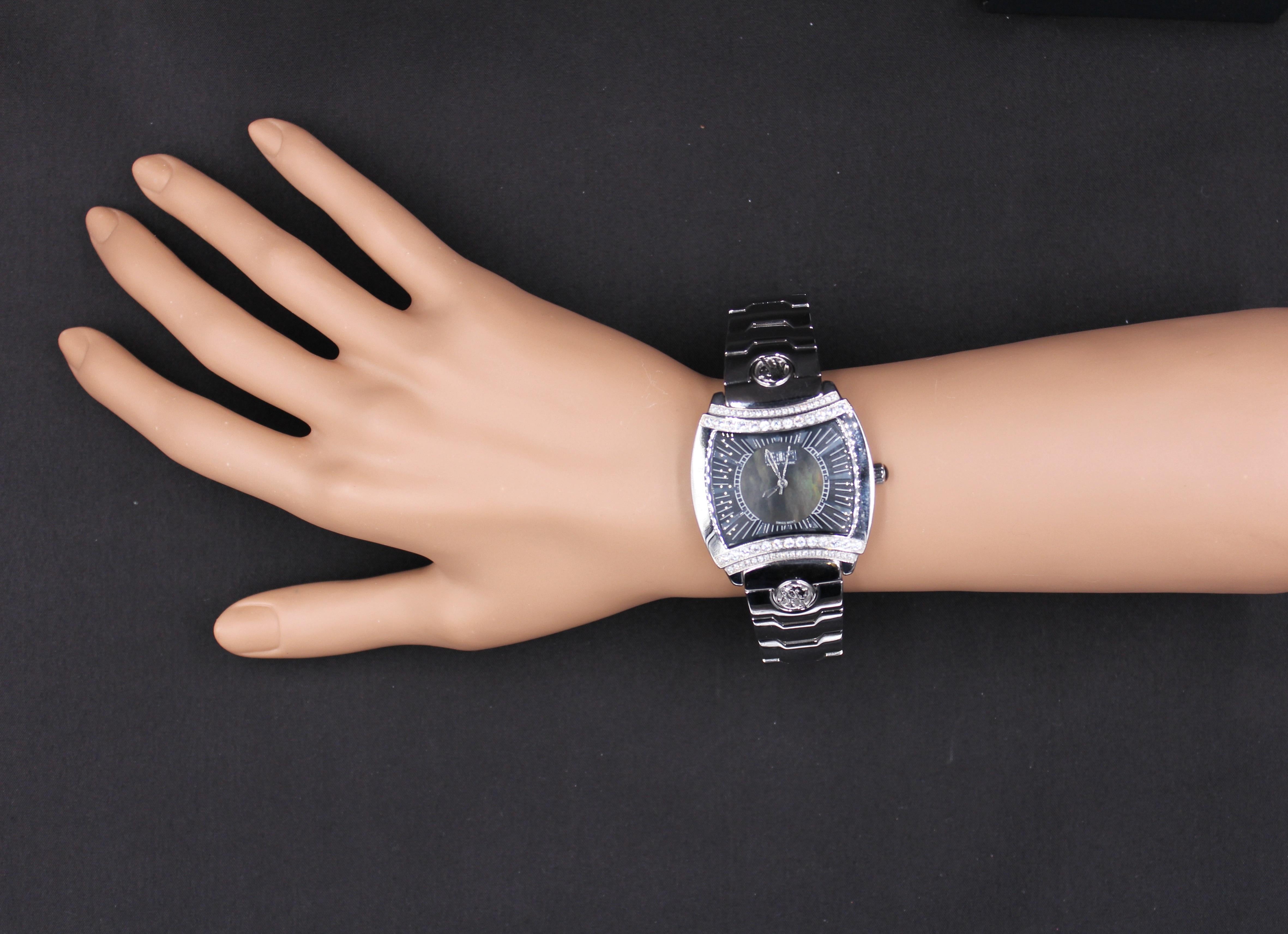 Diamanten Pavé-Zifferblatt Luxus Schweizer Quarz-Armbanduhr im Zustand „Neu“ im Angebot in Oakton, VA