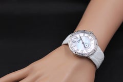 Exotische Schweizer Quarz-Uhr mit Diamanten und Pavé-Zifferblatt 0,64 Tcw