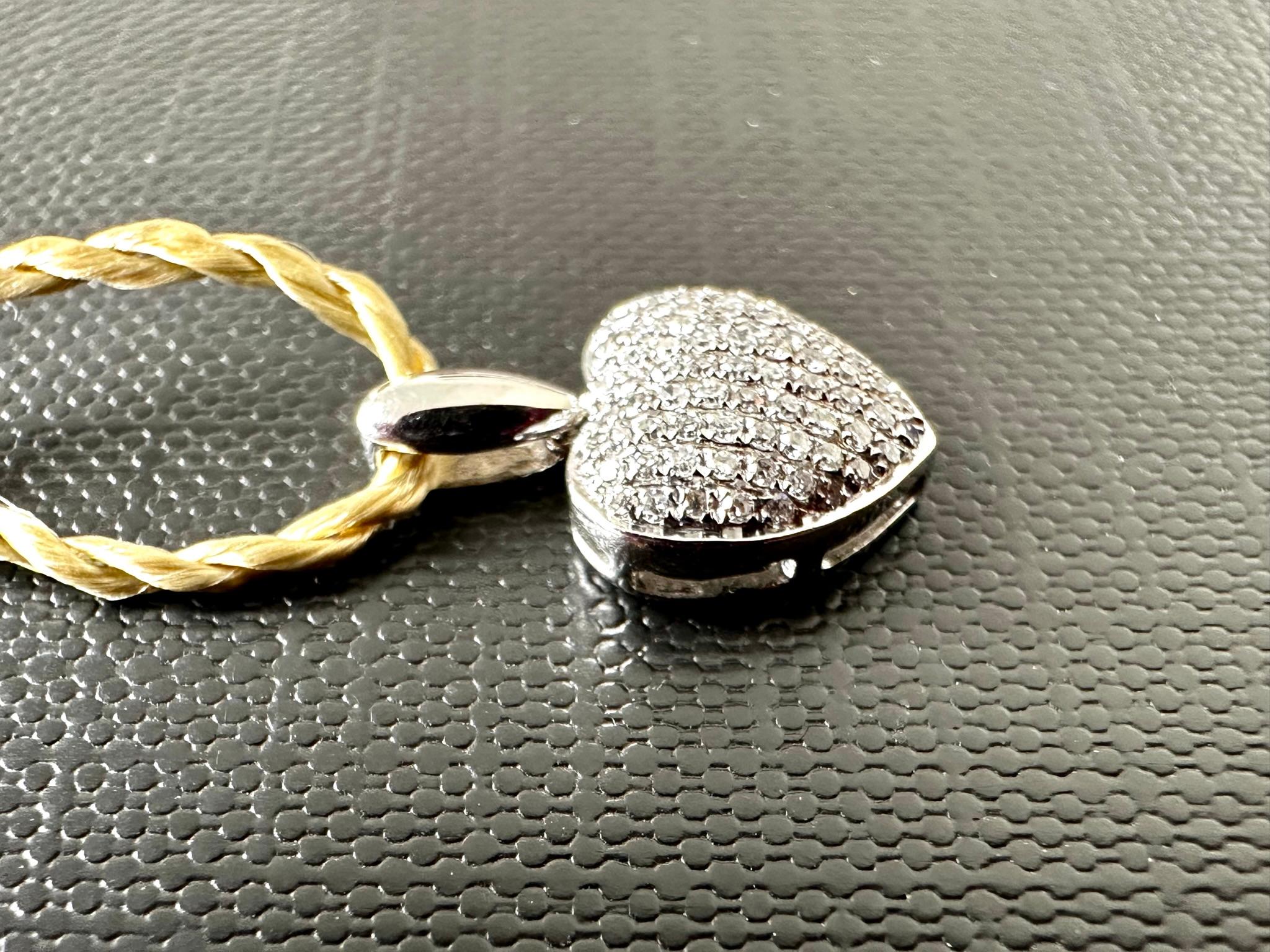 Women's or Men's Diamonds Pavé Heart Pendant White Gold For Sale