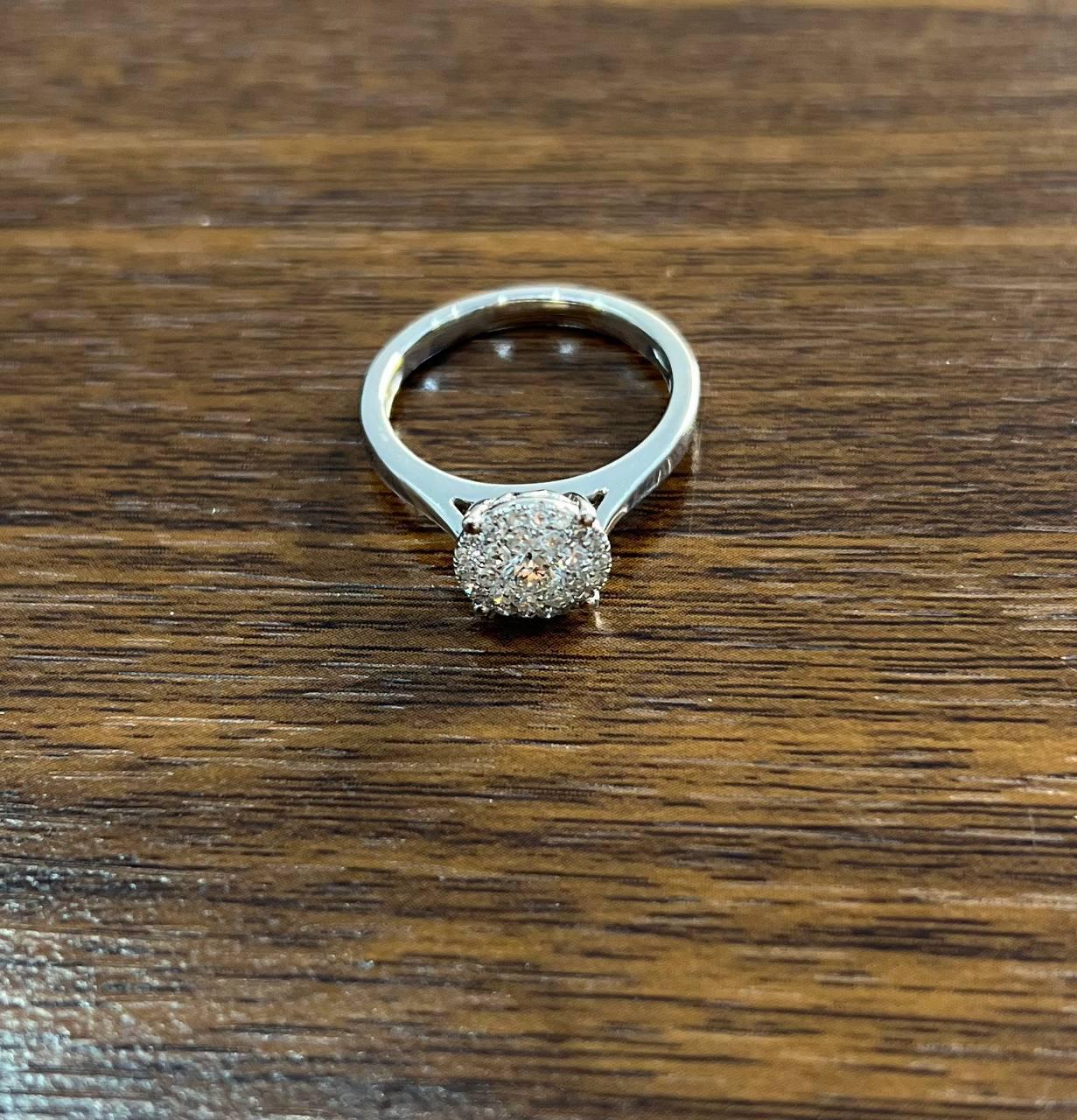 Diamants Pave Set Cluster Halo Set 14K White Gold Statement Ring Pour femmes en vente