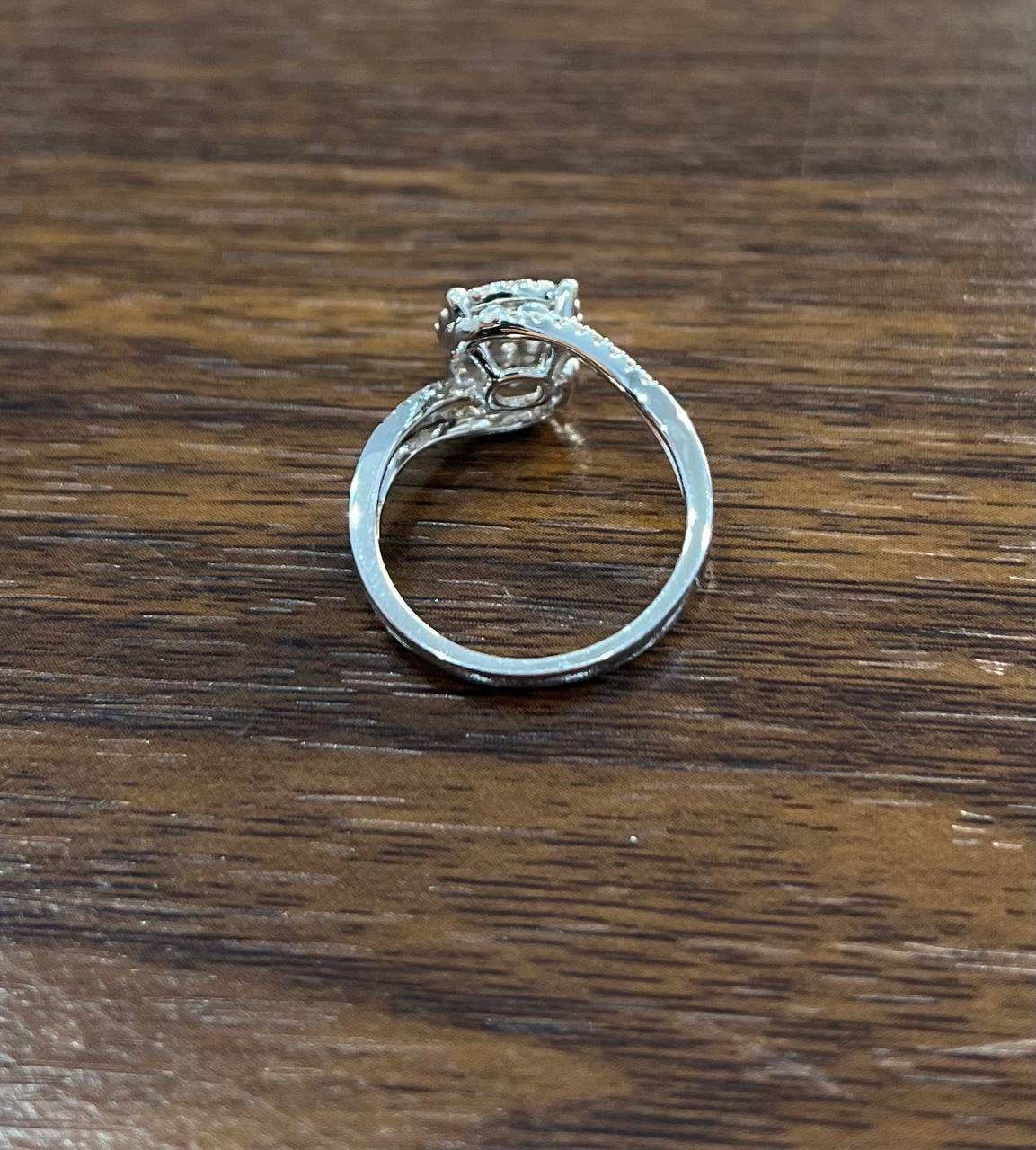 Diamanten Pave Set Runder Cluster Halo 14K Weißgold Statement Bypass Spiral Ring mit Diamanten im Angebot 4