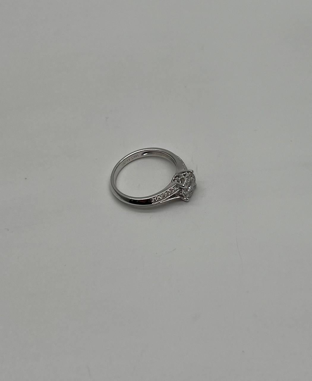 Taglio rotondo Diamanti Pave Set Round Cluster Halo Set 14K White Gold Statement Split Ring in vendita