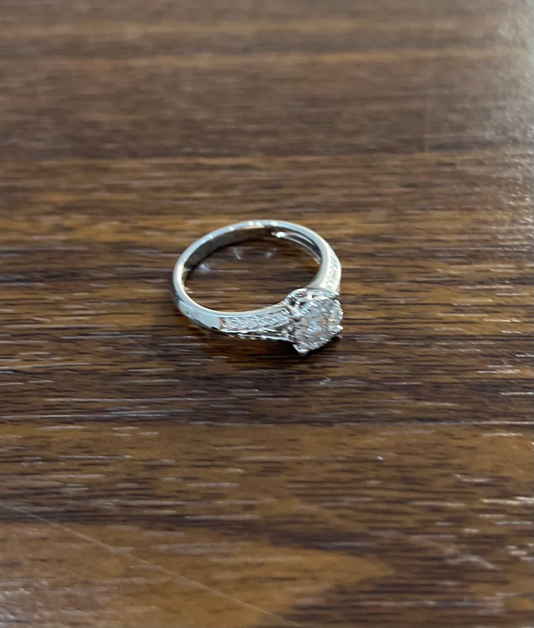 Diamanti Pave Set Round Cluster Halo Set 14K White Gold Statement Split Ring in vendita 3
